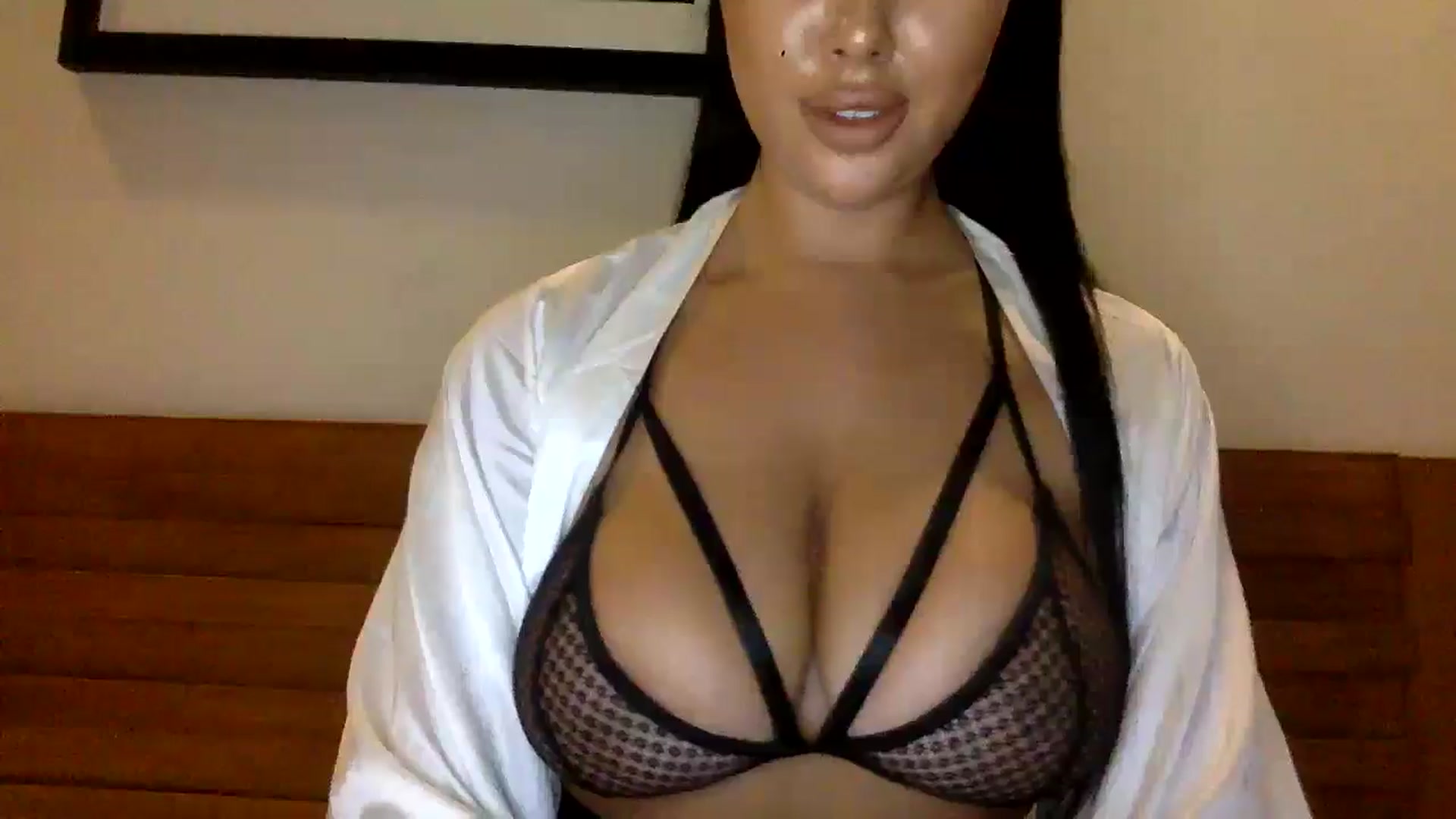 Gallery image thumbnail from Sweetyali's myfreecams stream on, 06/04/2024, 14:47 image 18 of 20