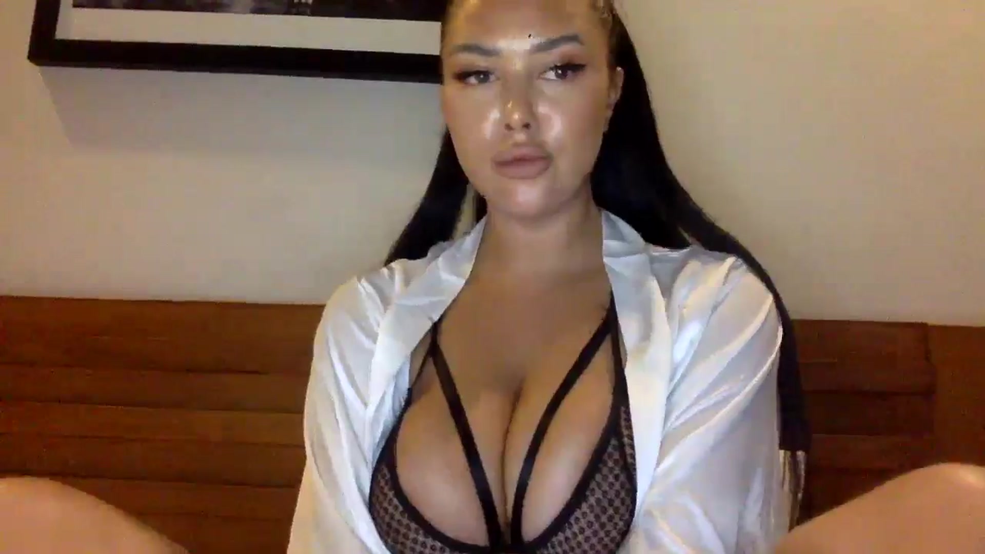 Gallery image thumbnail from Sweetyali's myfreecams stream on, 06/04/2024, 14:47 image 14 of 20