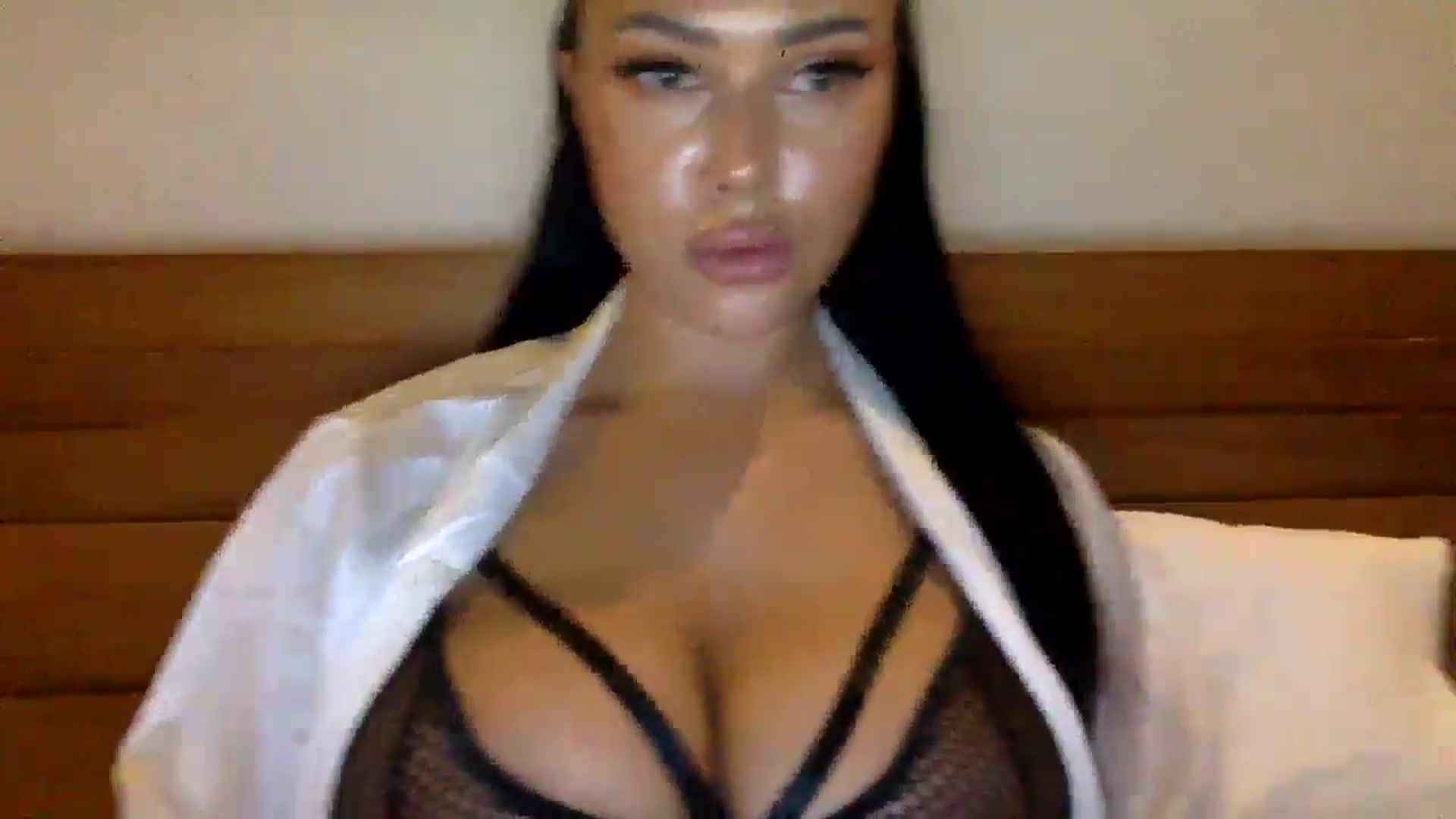 Gallery image thumbnail from Sweetyali's myfreecams stream on, 06/04/2024, 17:26 image 13 of 20