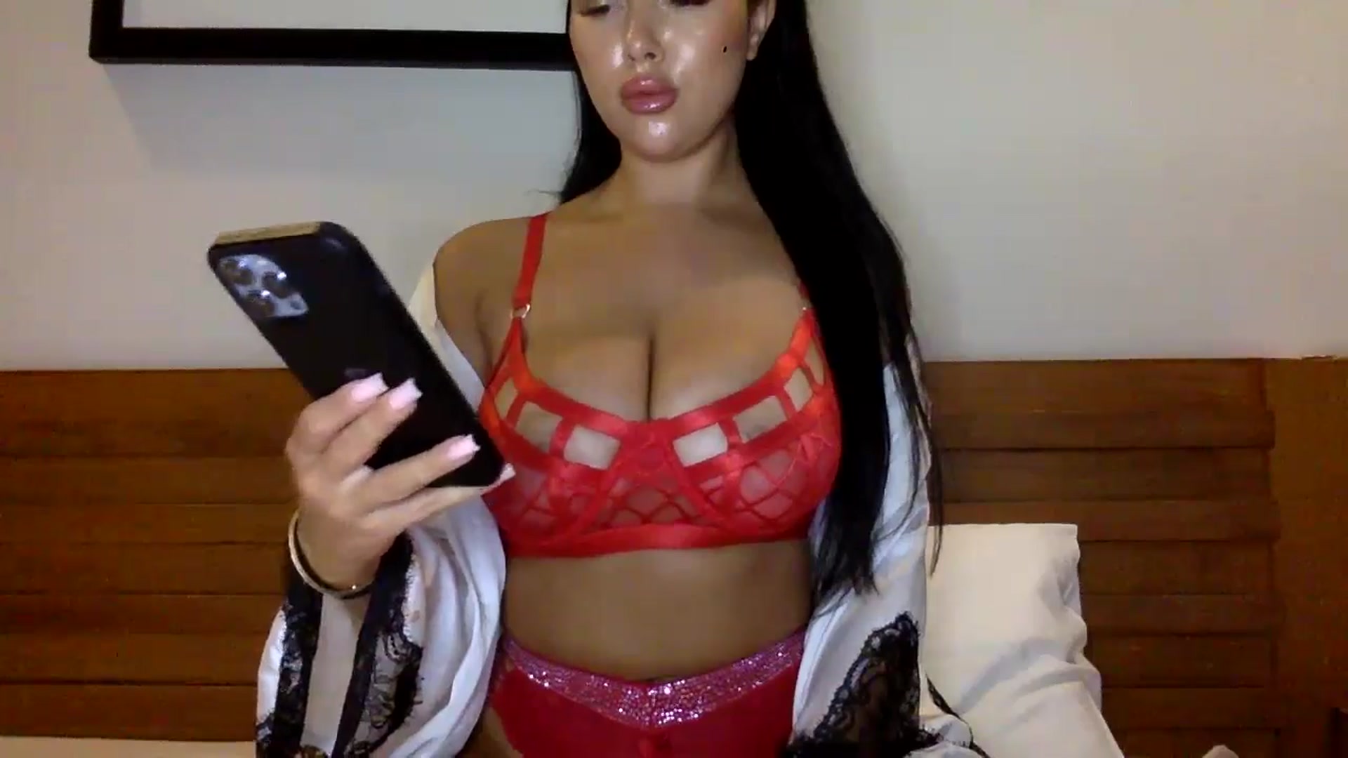 Gallery image thumbnail from Sweetyali's myfreecams stream on, 06/06/2024, 11:19 image 18 of 20
