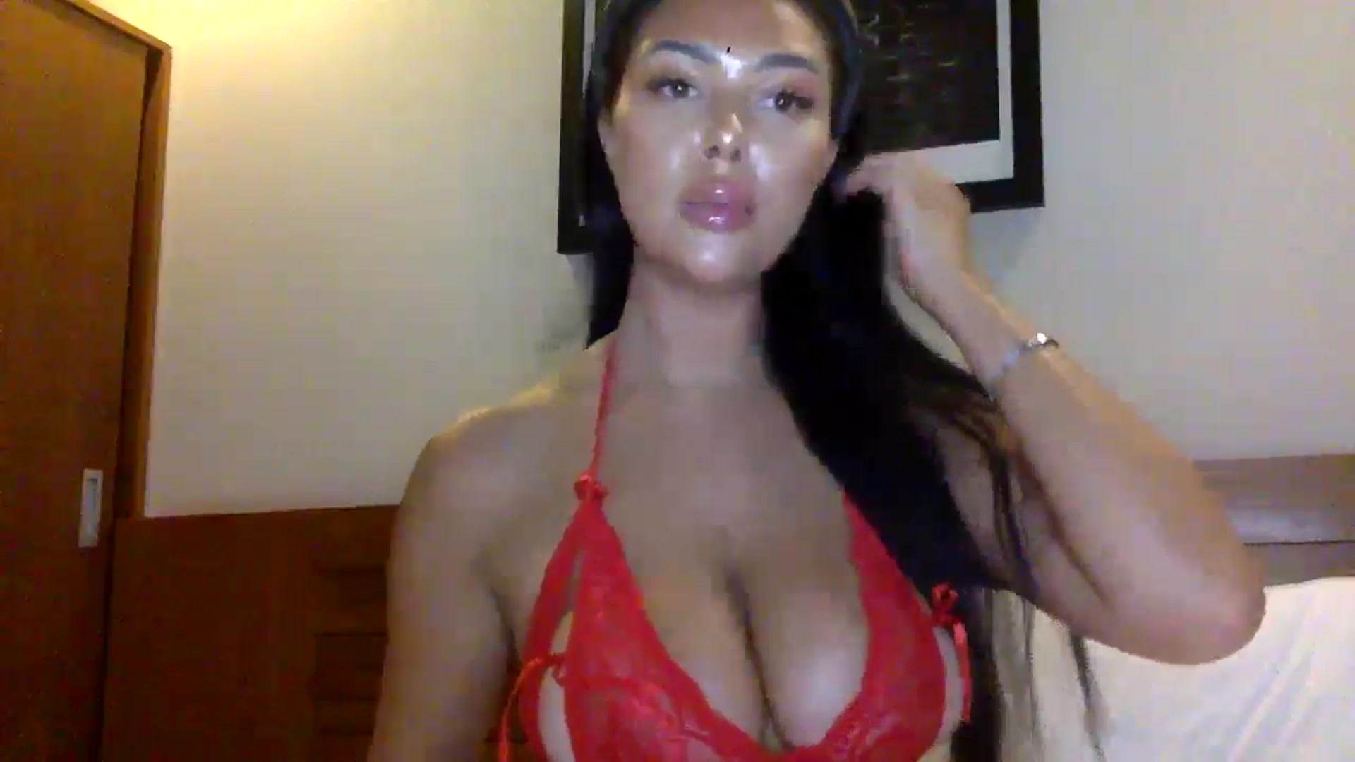 Gallery image thumbnail from Sweetyali's myfreecams stream on, 06/08/2024, 18:04 image 11 of 20