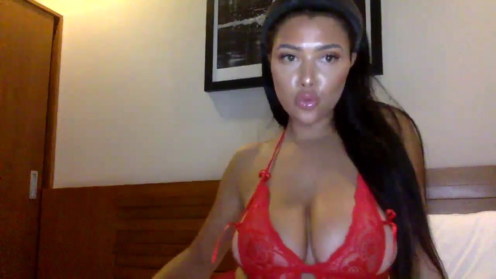 Gallery image thumbnail from Sweetyali's myfreecams stream on, 06/08/2024, 18:04 image 10 of 20