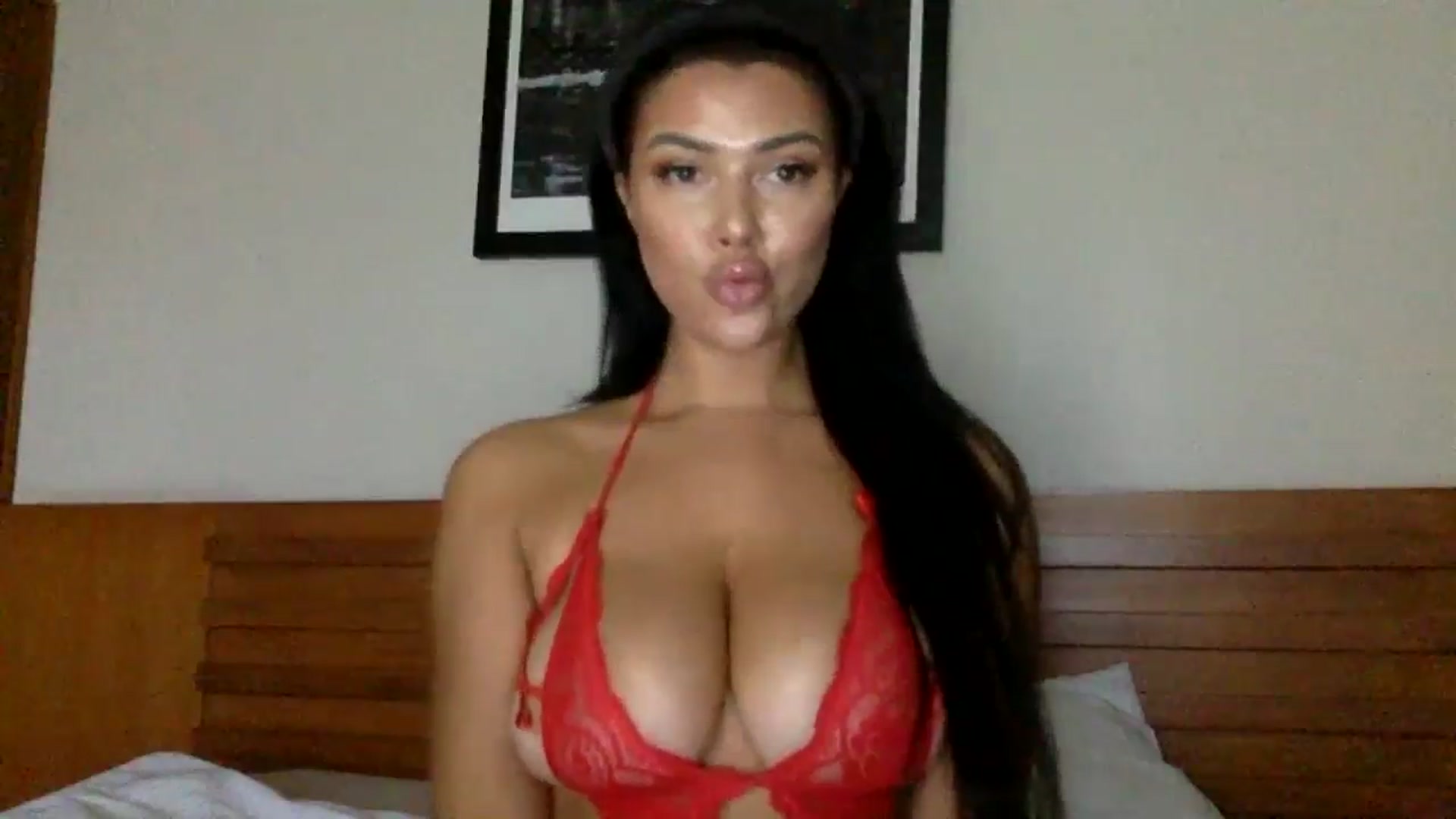 Gallery image thumbnail from Sweetyali's myfreecams stream on, 06/09/2024, 09:11 image 7 of 20