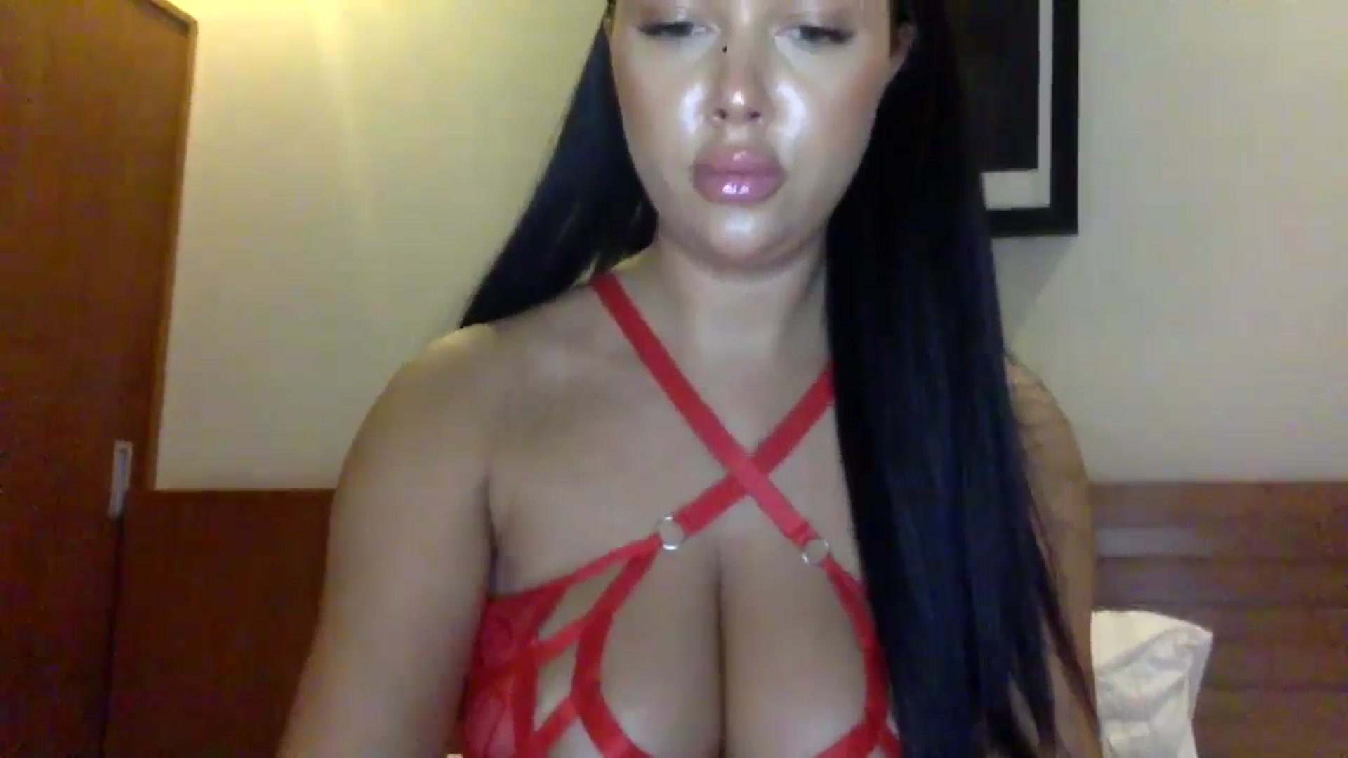 Gallery image thumbnail from Sweetyali's myfreecams stream on, 06/11/2024, 15:45 image 16 of 20