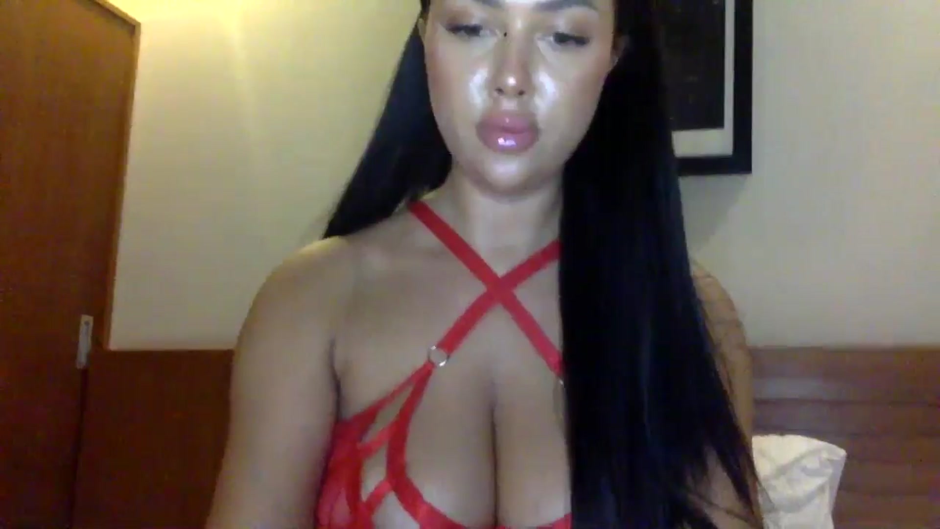 Gallery image thumbnail from Sweetyali's myfreecams stream on, 06/11/2024, 15:45 image 14 of 20