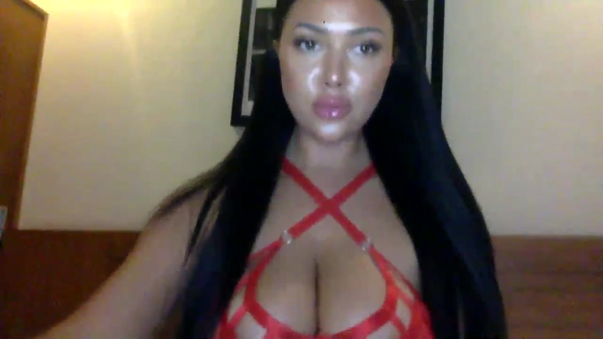 Gallery image thumbnail from Sweetyali's myfreecams stream on, 06/11/2024, 15:45 image 17 of 20