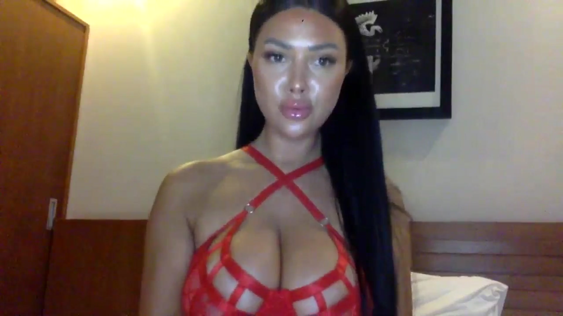 Gallery image thumbnail from Sweetyali's myfreecams stream on, 06/11/2024, 15:45 image 10 of 20
