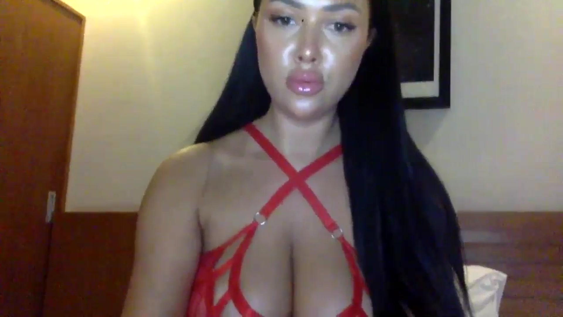Gallery image thumbnail from Sweetyali's myfreecams stream on, 06/11/2024, 15:45 image 12 of 20