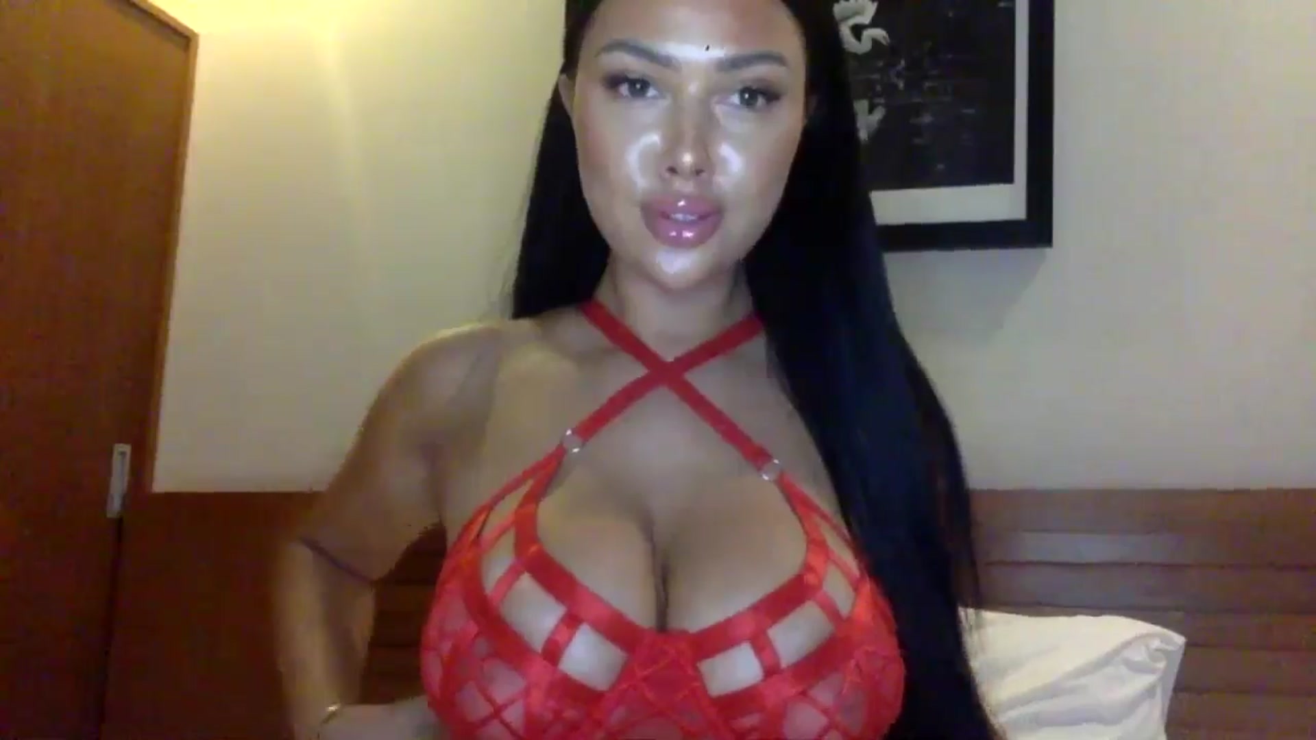 Gallery image thumbnail from Sweetyali's myfreecams stream on, 06/11/2024, 15:45 image 13 of 20