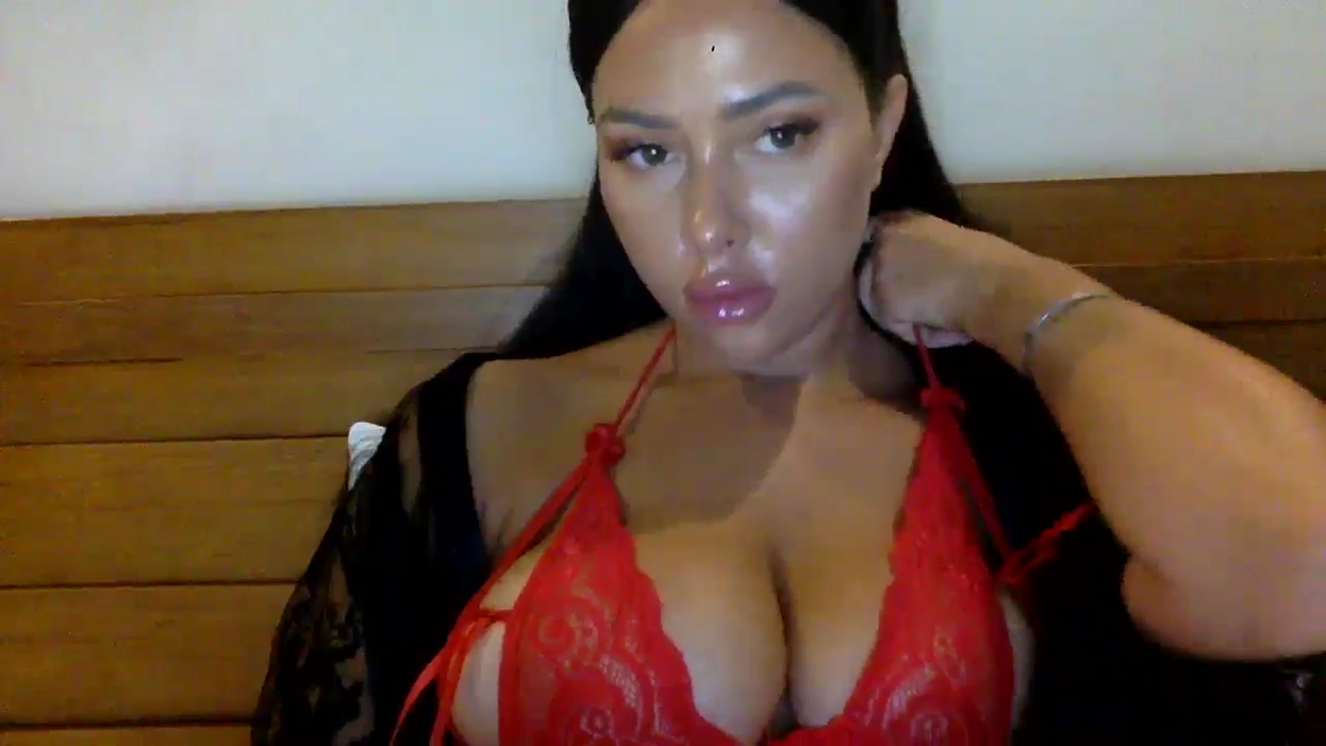 Gallery image thumbnail from Sweetyali's myfreecams stream on, 06/14/2024, 14:33 image 18 of 20