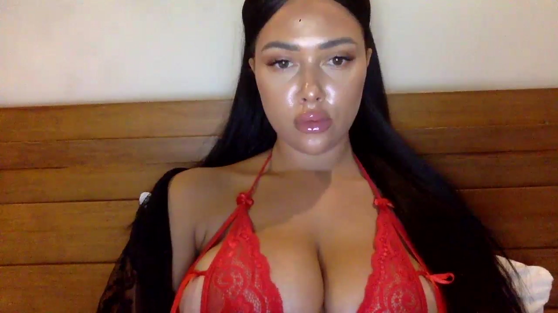Gallery image thumbnail from Sweetyali's myfreecams stream on, 06/14/2024, 14:33 image 7 of 20