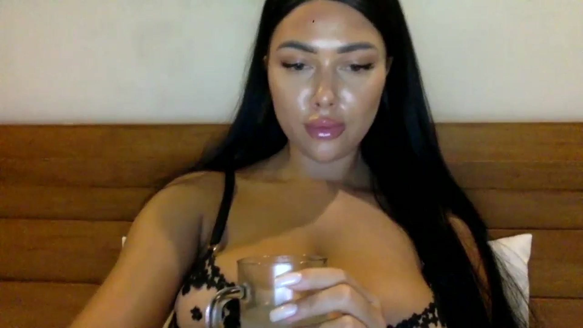 Gallery image thumbnail from Sweetyali's myfreecams stream on, 06/15/2024, 18:03 image 6 of 20