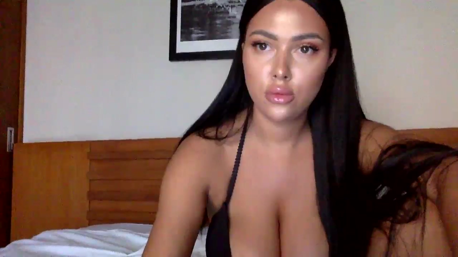 Gallery image thumbnail from Sweetyali's myfreecams stream on, 06/17/2024, 09:55 image 12 of 20