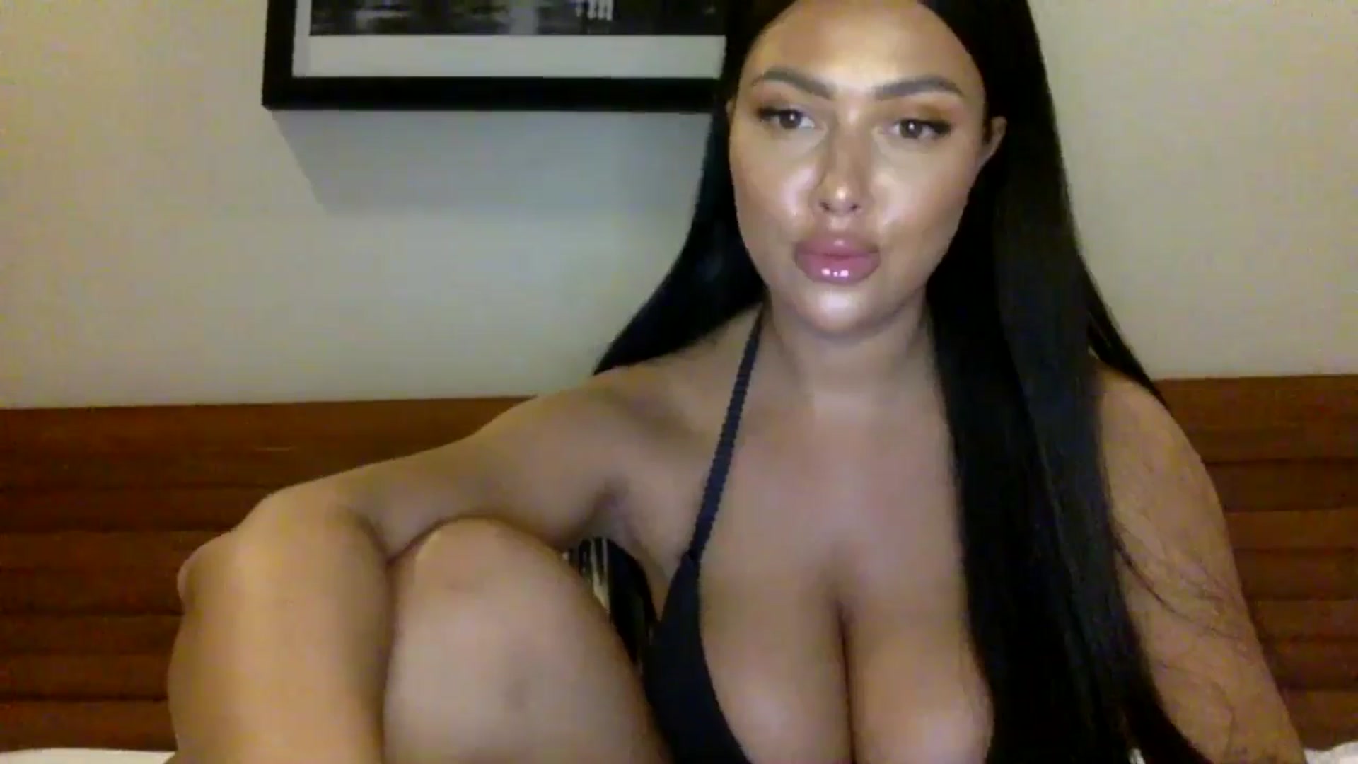 Gallery image thumbnail from Sweetyali's myfreecams stream on, 06/17/2024, 15:14 image 18 of 20