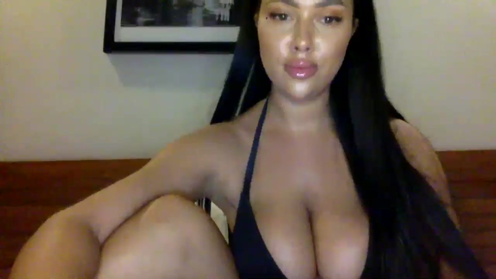 Gallery image thumbnail from Sweetyali's myfreecams stream on, 06/17/2024, 15:14 image 8 of 20