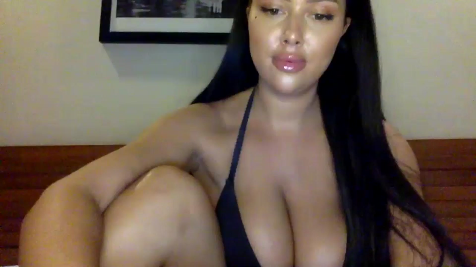 Gallery image thumbnail from Sweetyali's myfreecams stream on, 06/17/2024, 15:14 image 3 of 20