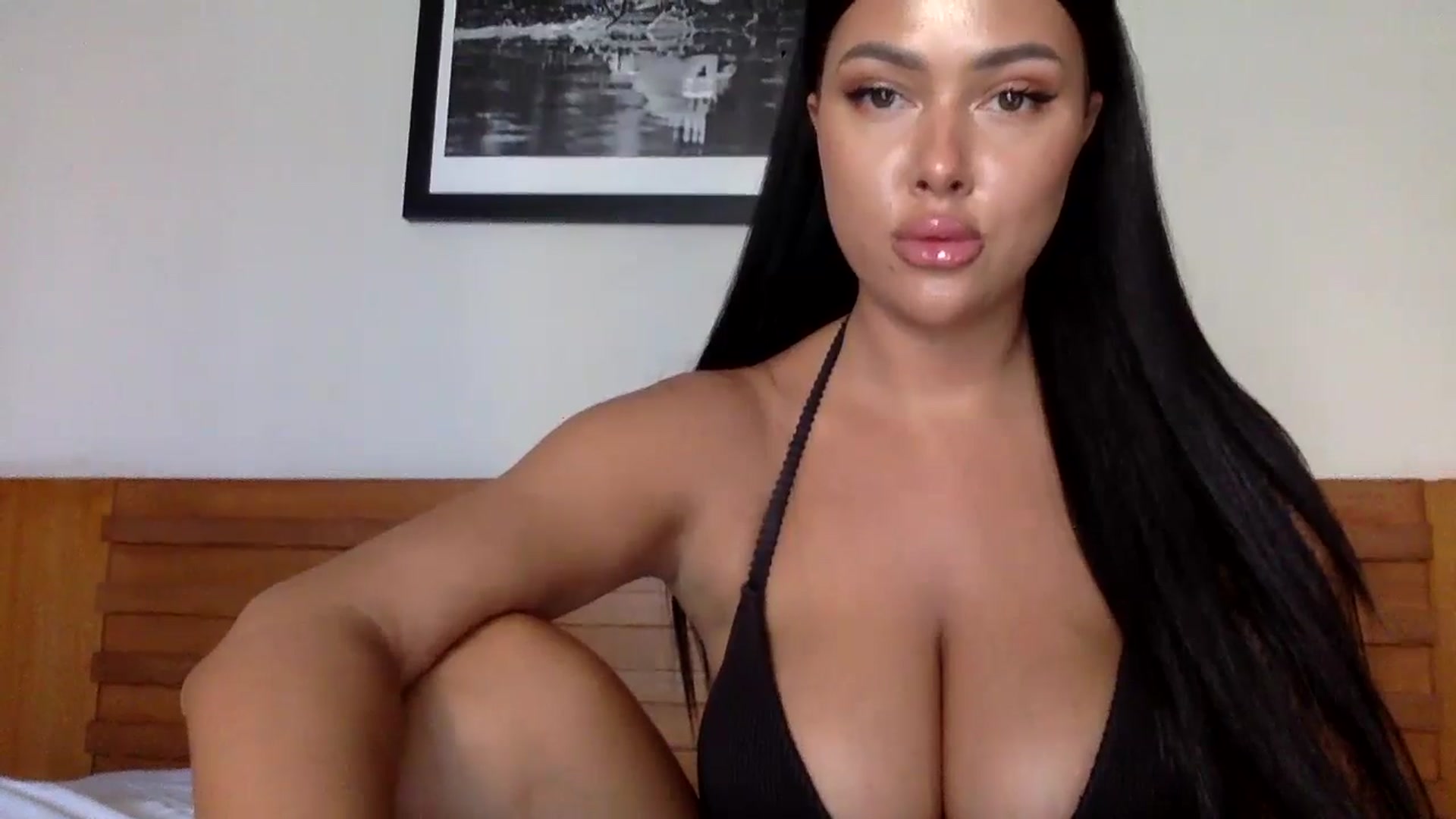 Gallery image thumbnail from Sweetyali's myfreecams stream on, 06/18/2024, 08:57 image 3 of 20