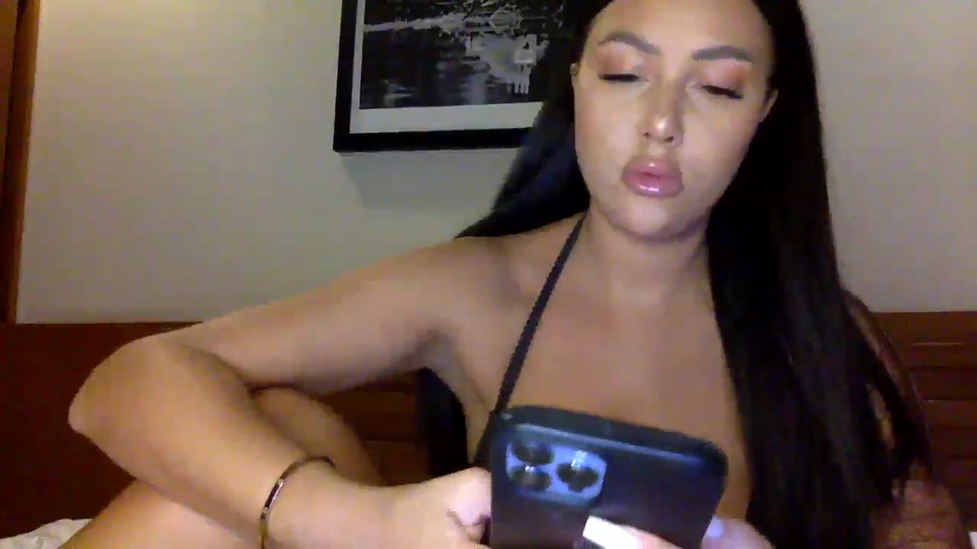 Gallery image thumbnail from Sweetyali's myfreecams stream on, 06/18/2024, 14:28 image 3 of 20