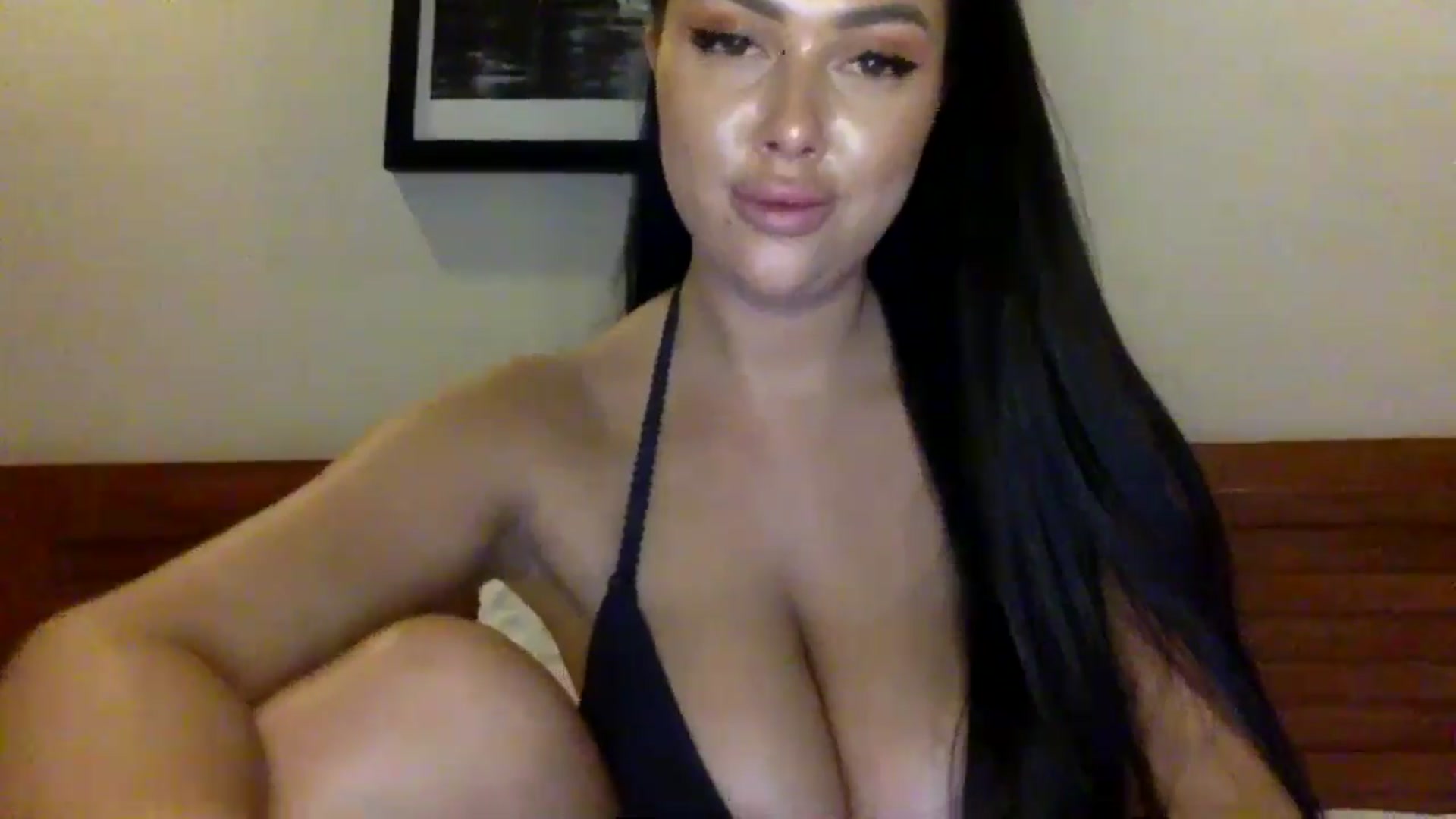 Gallery image thumbnail from Sweetyali's myfreecams stream on, 06/20/2024, 16:20 image 11 of 20