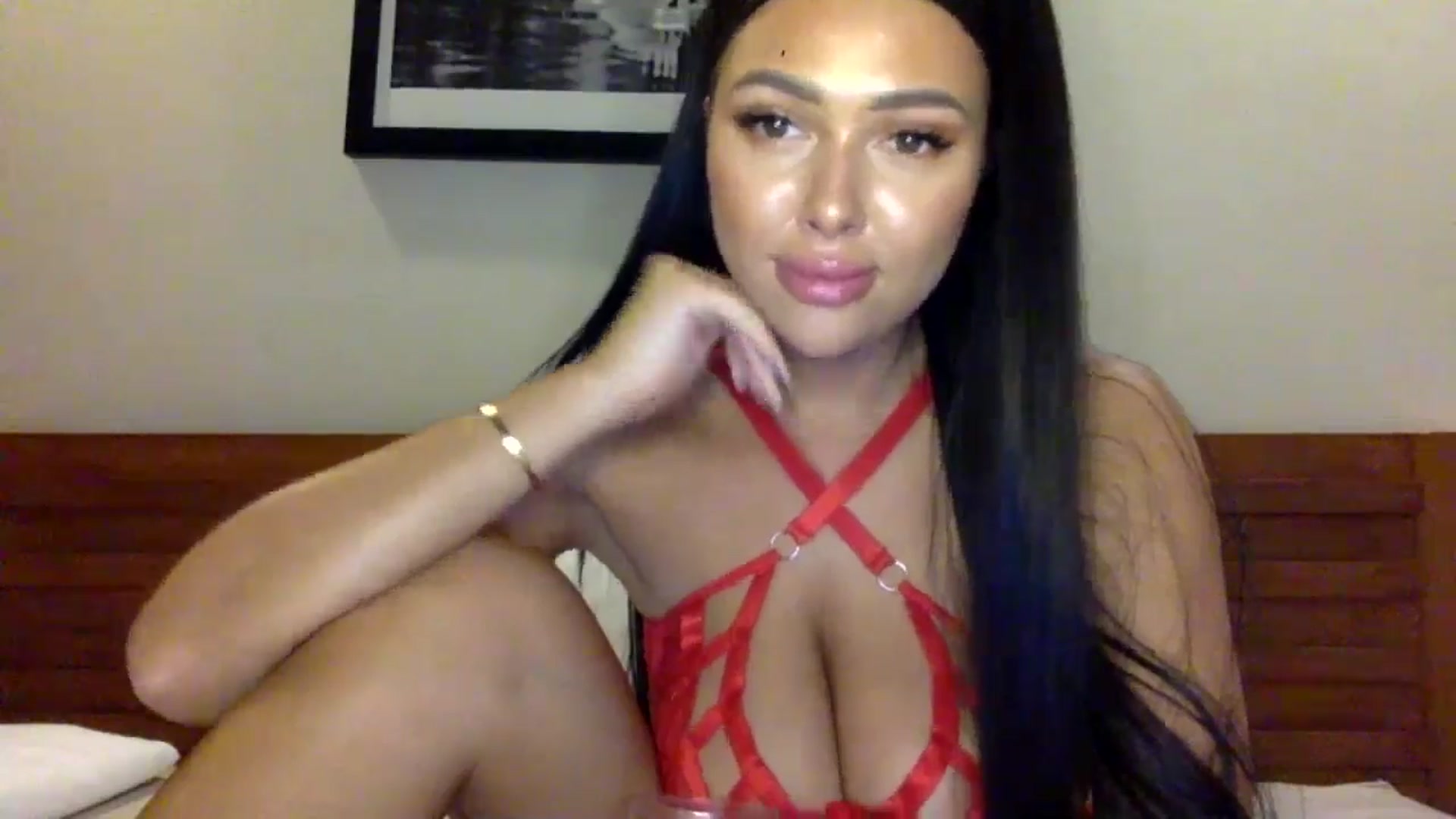 Gallery image thumbnail from Sweetyali's myfreecams stream on, 06/21/2024, 16:31 image 7 of 20