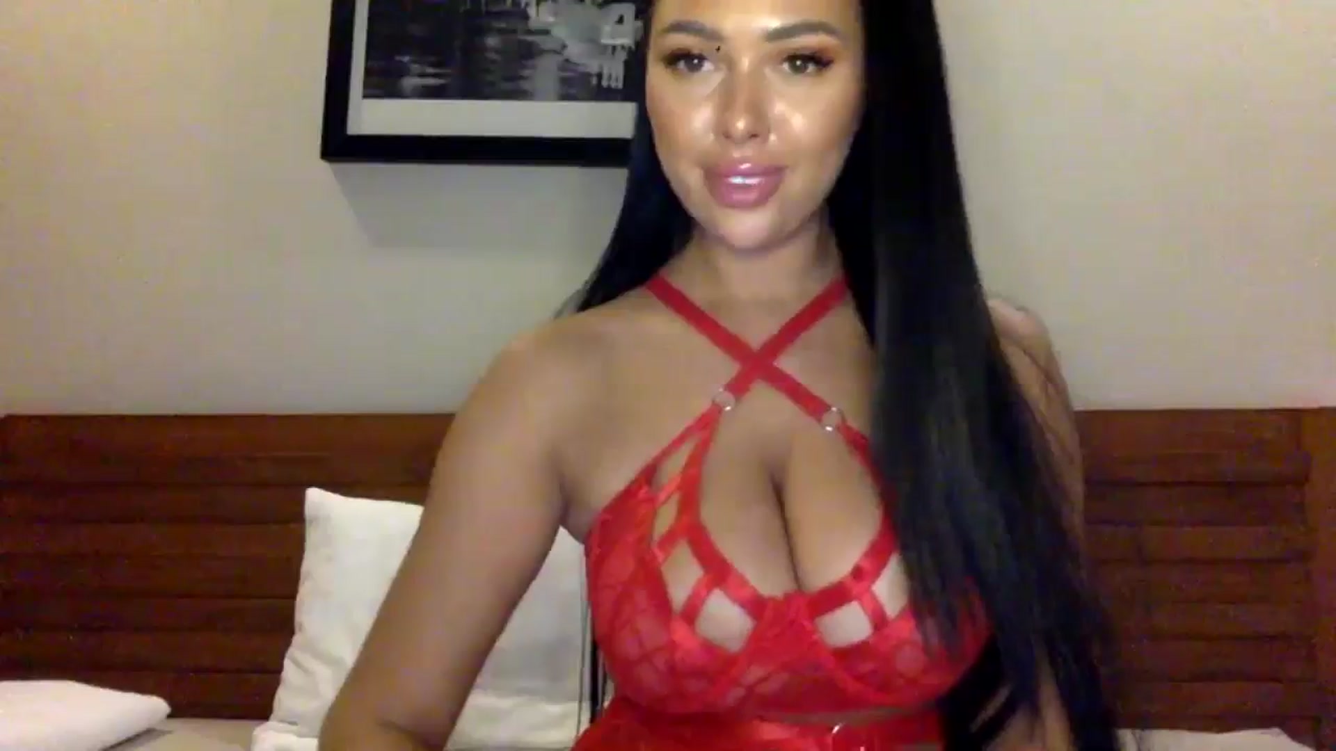 Gallery image thumbnail from Sweetyali's myfreecams stream on, 06/21/2024, 16:31 image 13 of 20