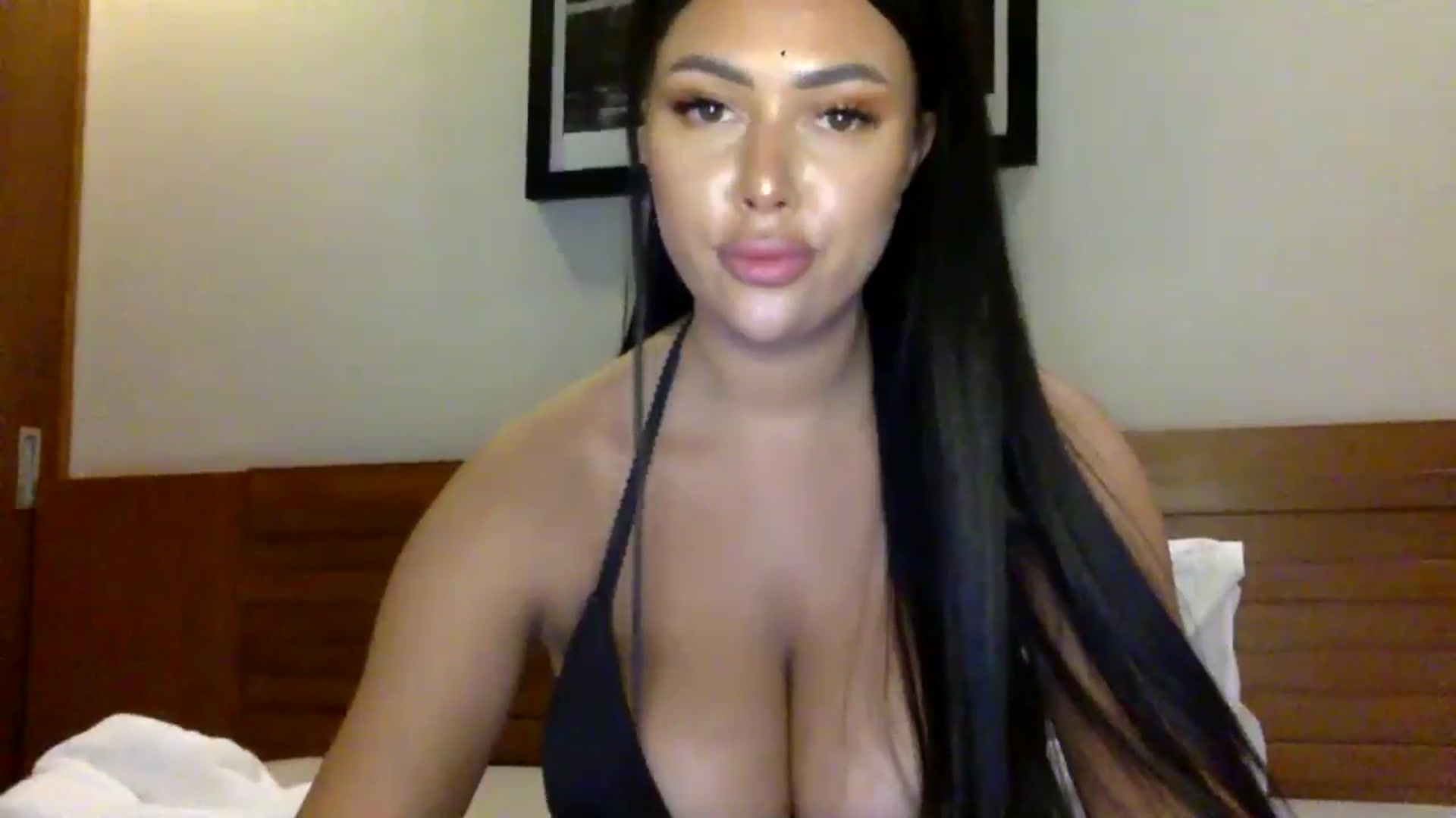 Gallery image thumbnail from Sweetyali's myfreecams stream on, 06/22/2024, 17:39 image 5 of 20