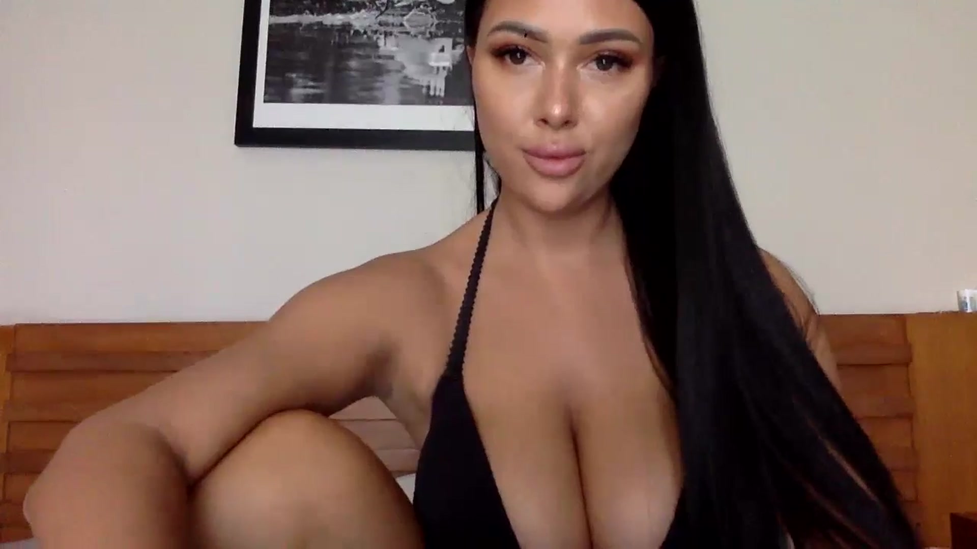 Gallery image thumbnail from Sweetyali's myfreecams stream on, 06/23/2024, 07:38 image 7 of 20