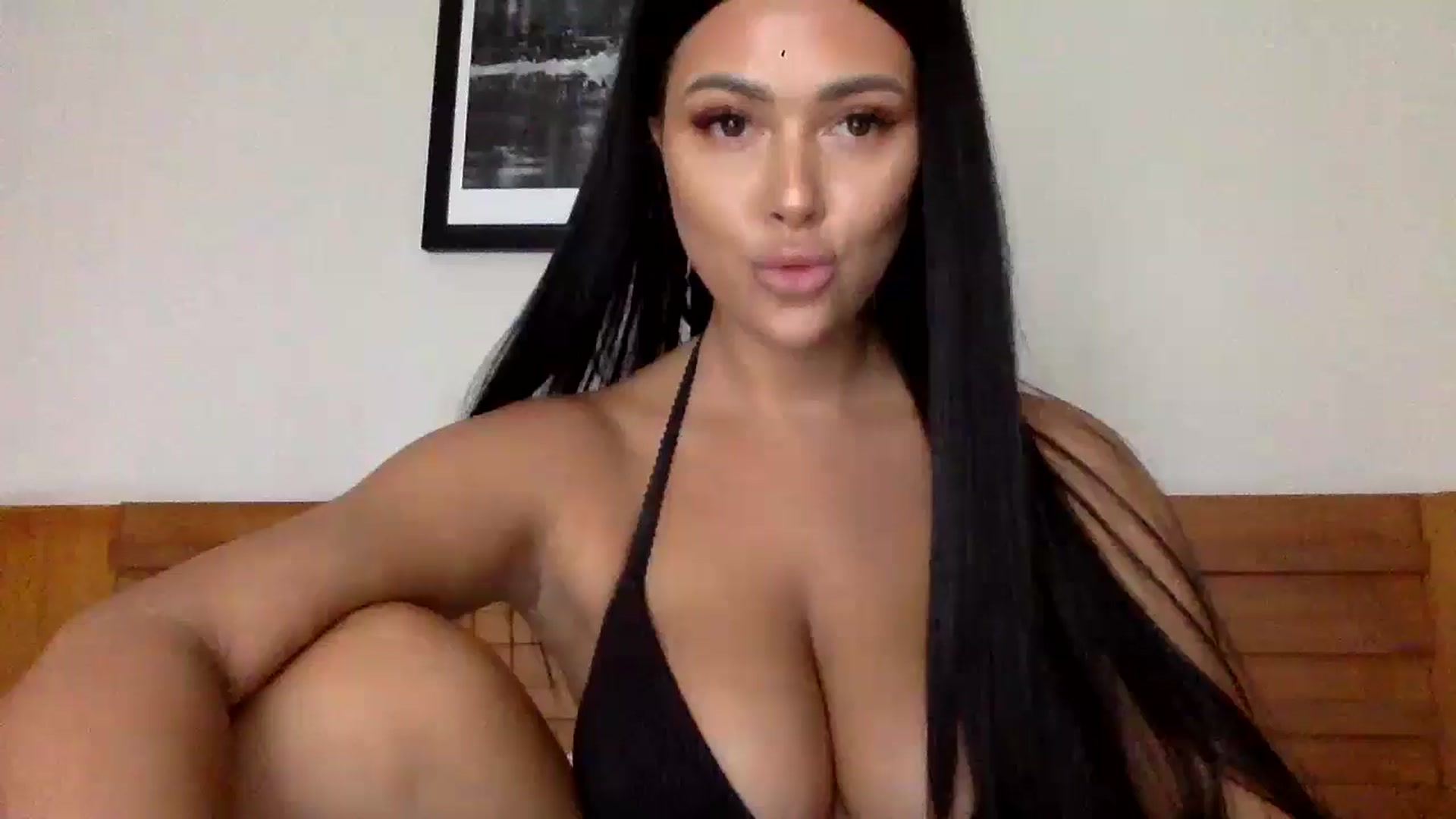 Gallery image thumbnail from Sweetyali's myfreecams stream on, 06/23/2024, 08:46 image 1 of 20