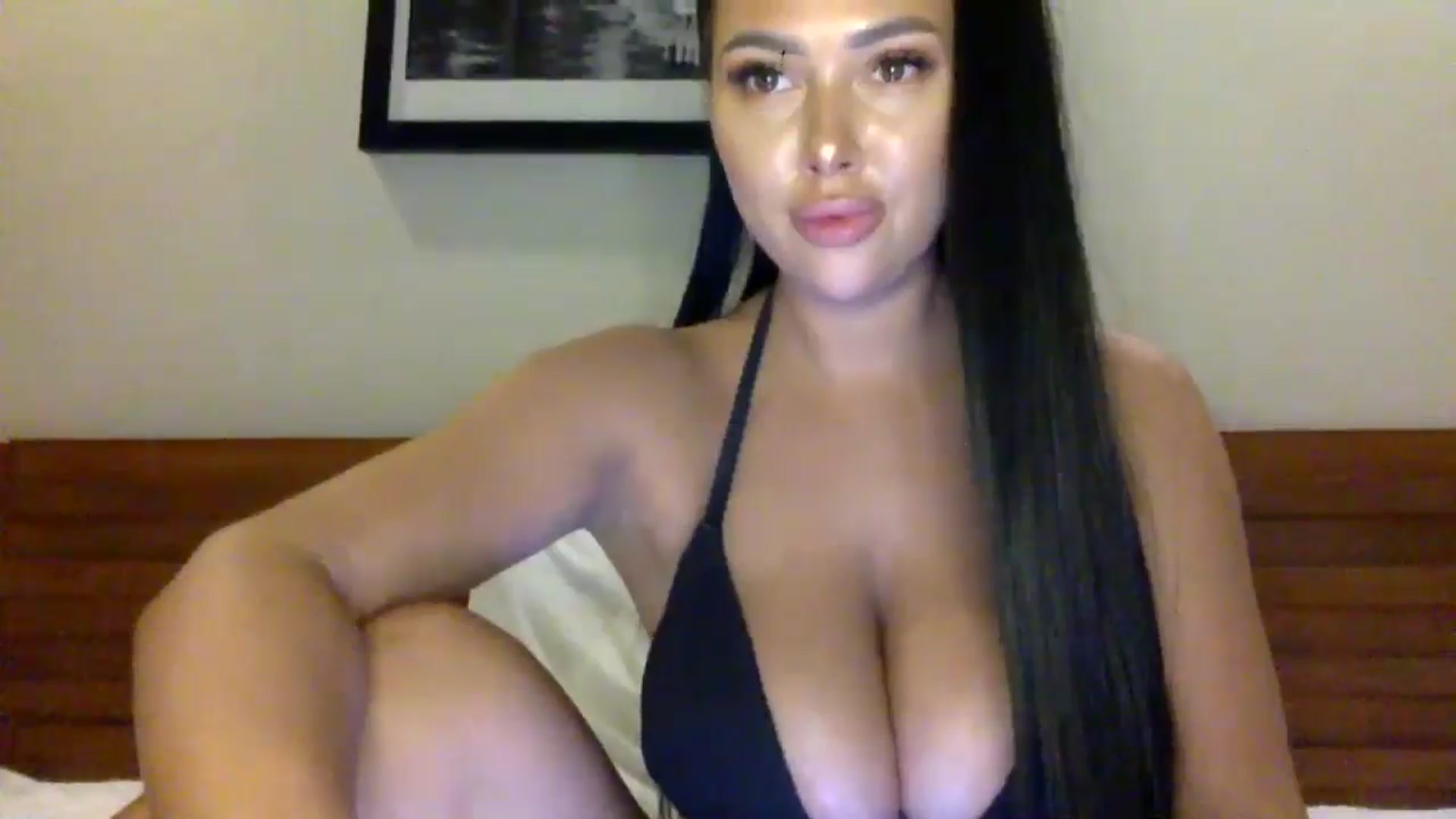 Gallery image thumbnail from Sweetyali's myfreecams stream on, 06/23/2024, 11:09 image 12 of 20