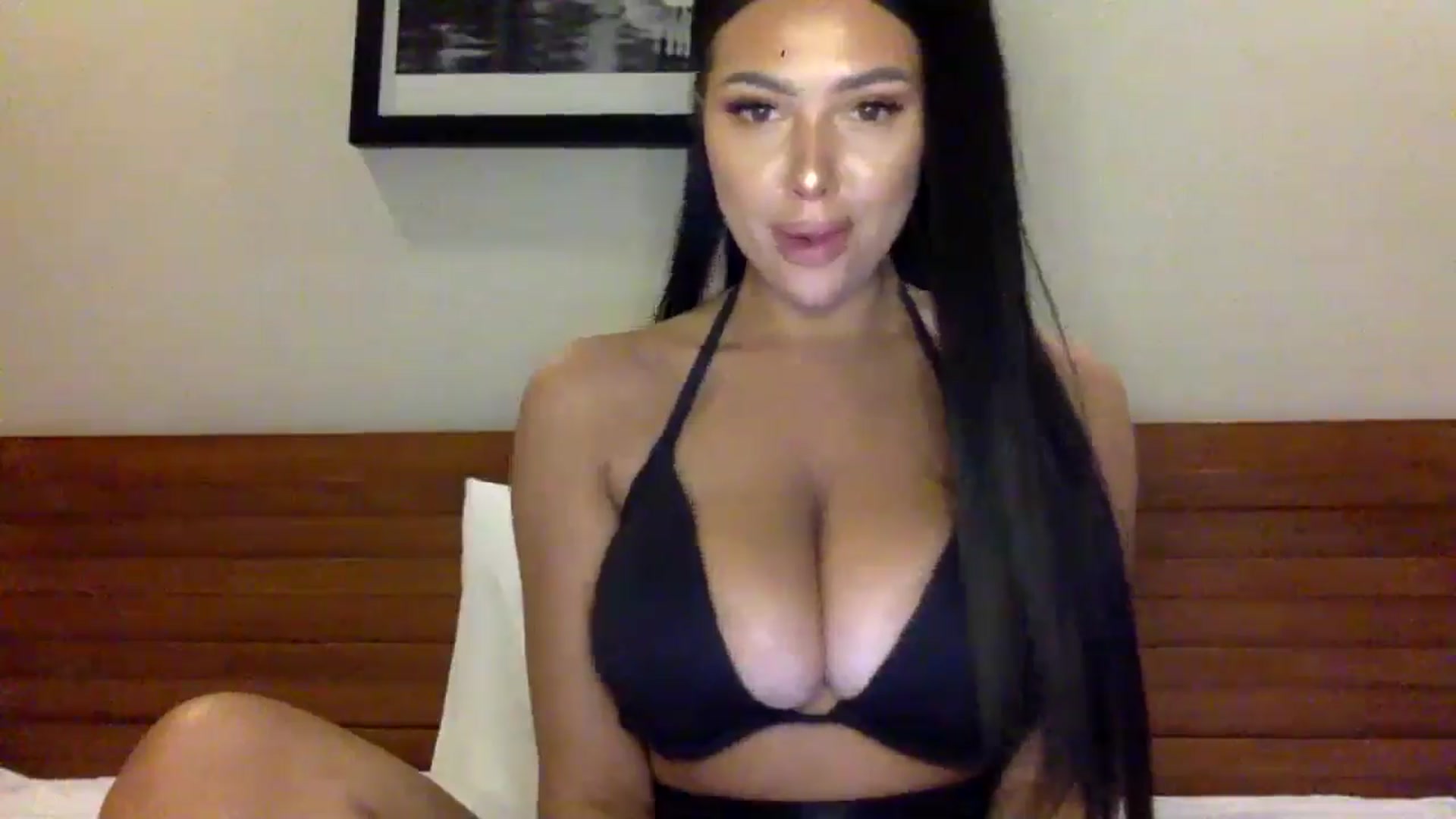 Gallery image thumbnail from Sweetyali's myfreecams stream on, 06/23/2024, 11:09 image 14 of 20