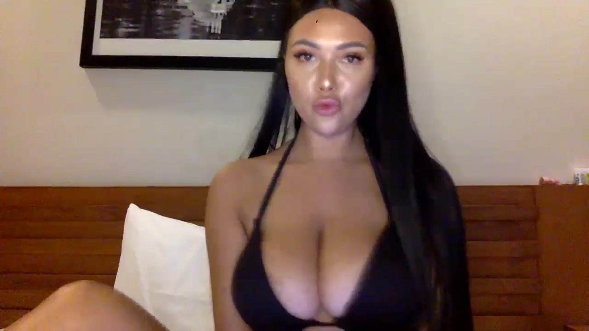 Gallery image thumbnail from Sweetyali's myfreecams stream on, 06/23/2024, 11:49 image 20 of 20