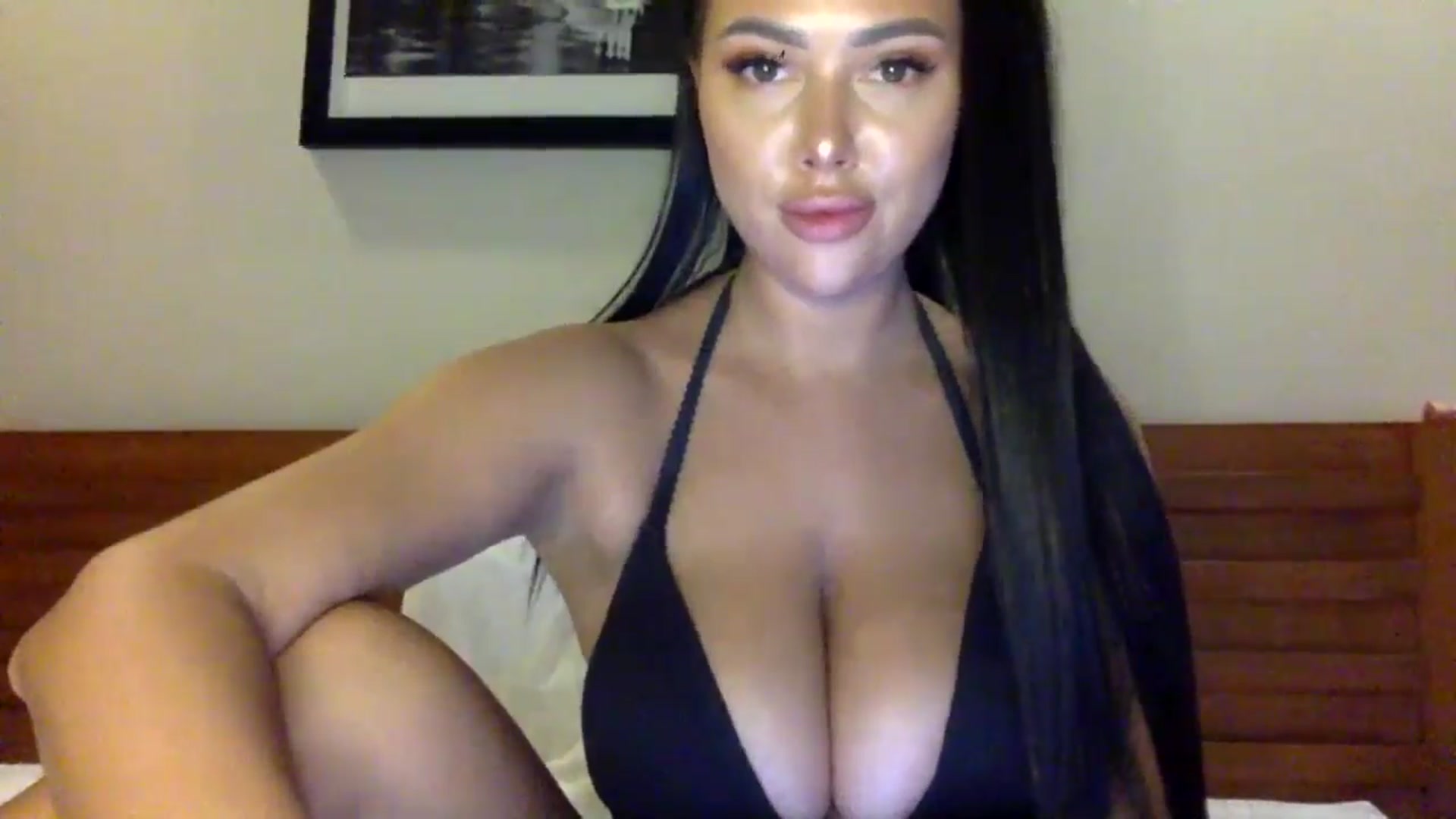 Gallery image thumbnail from Sweetyali's myfreecams stream on, 06/23/2024, 11:49 image 8 of 20