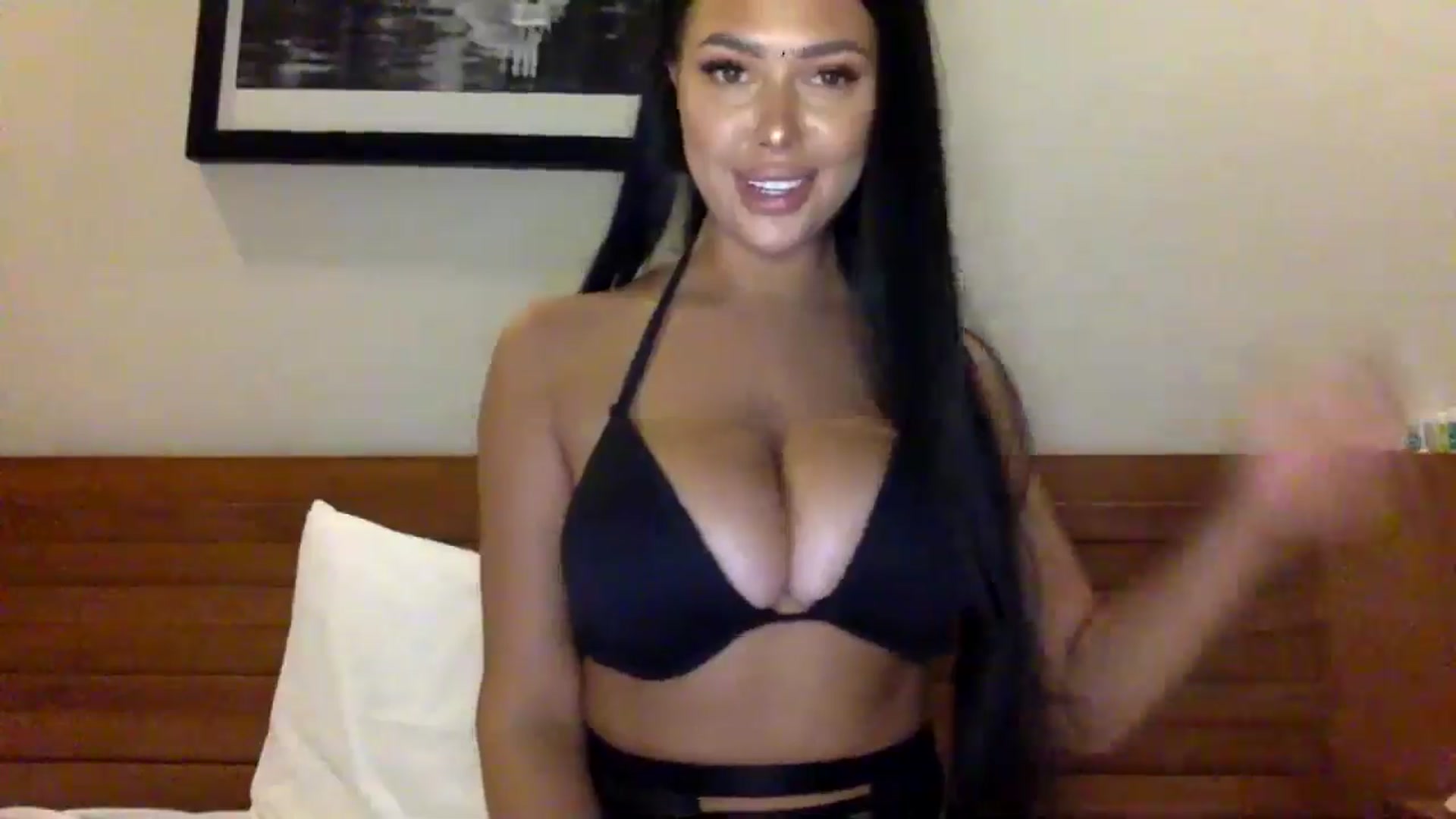 Gallery image thumbnail from Sweetyali's myfreecams stream on, 06/23/2024, 12:53 image 3 of 20