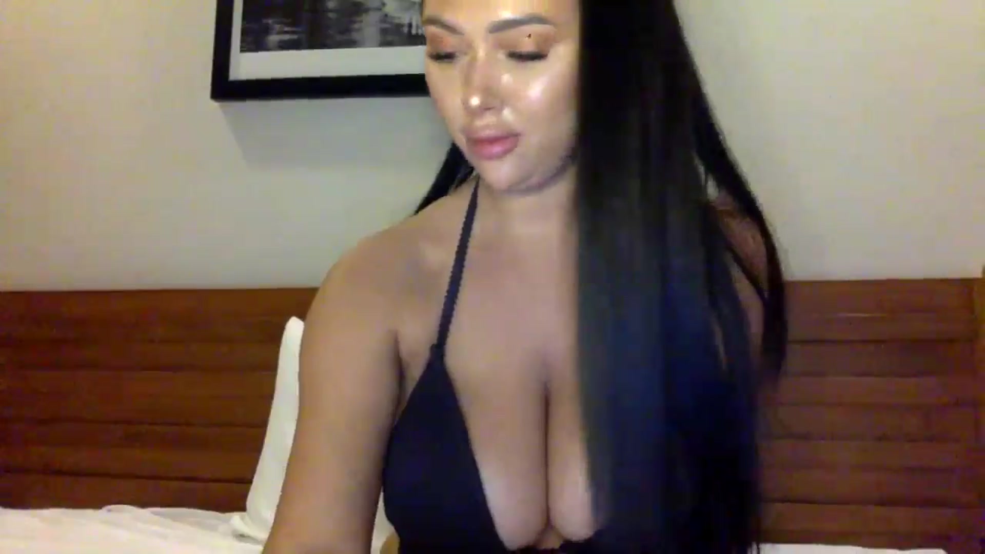 Gallery image thumbnail from Sweetyali's myfreecams stream on, 06/23/2024, 14:03 image 8 of 20
