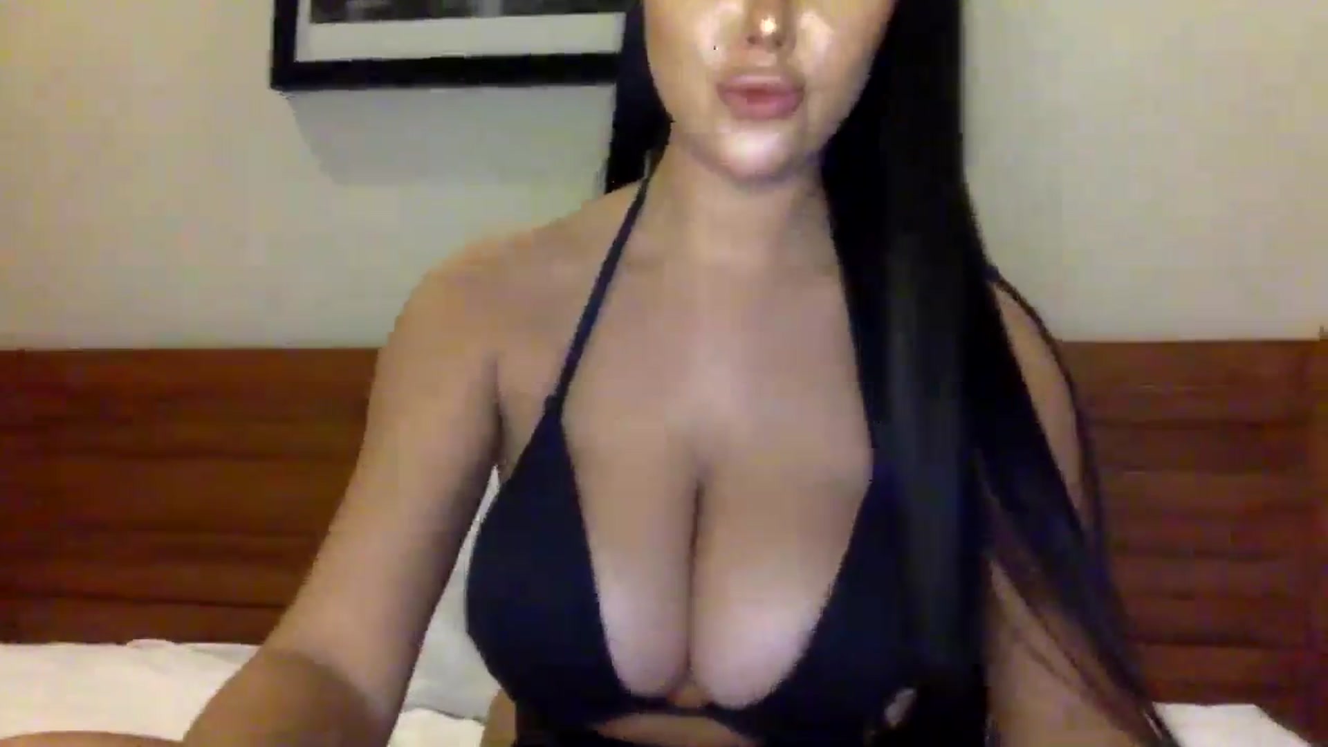 Gallery image thumbnail from Sweetyali's myfreecams stream on, 06/23/2024, 14:03 image 7 of 20