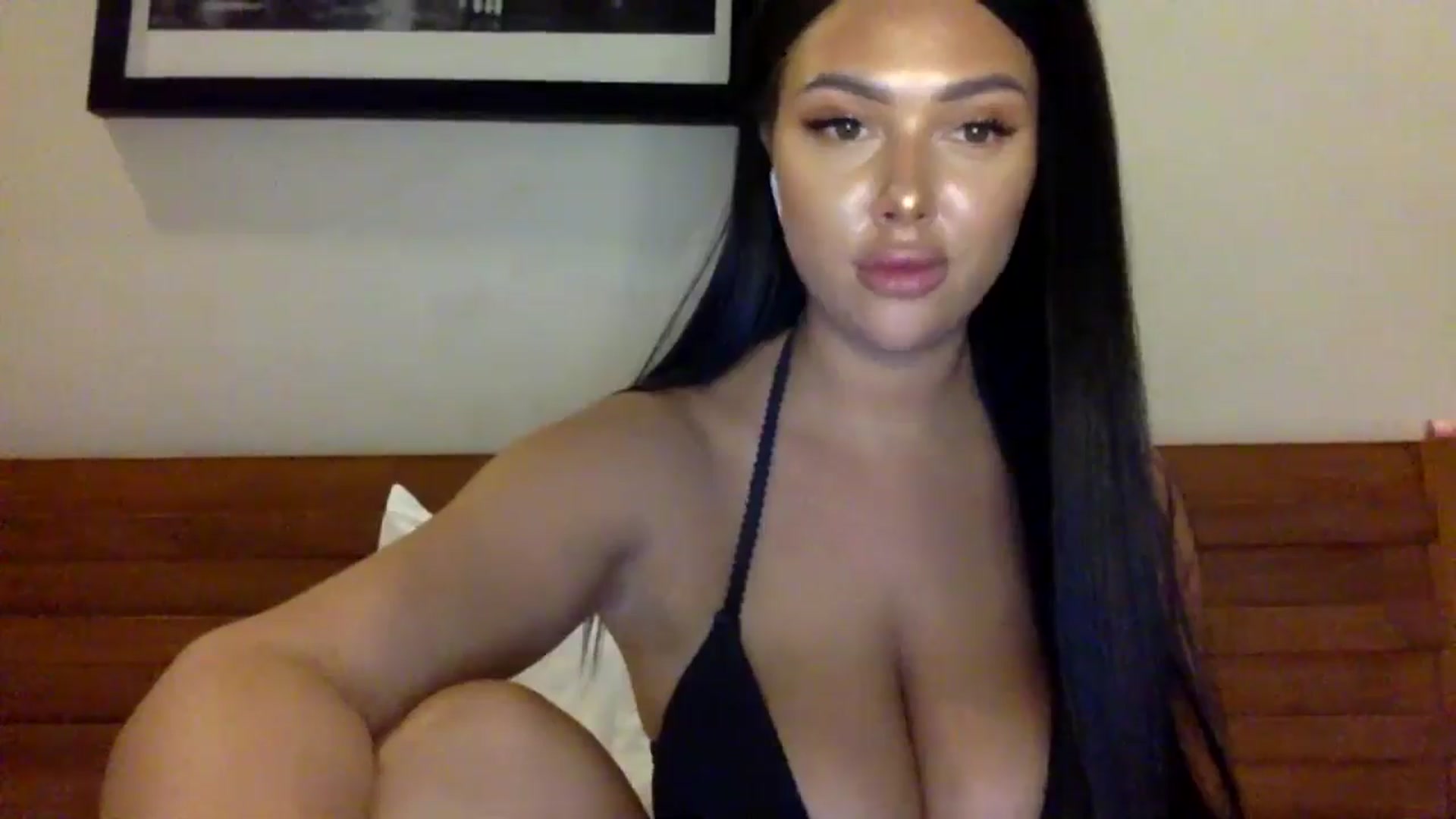 Gallery image thumbnail from Sweetyali's myfreecams stream on, 06/23/2024, 17:22 image 2 of 20