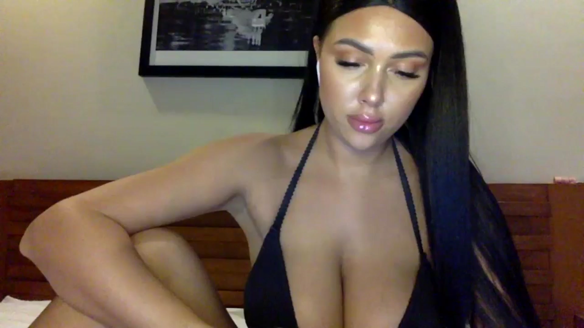 Gallery image thumbnail from Sweetyali's myfreecams stream on, 06/24/2024, 13:00 image 4 of 20