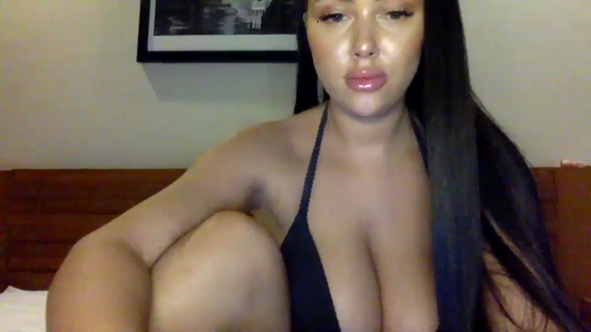 Gallery image thumbnail from Sweetyali's myfreecams stream on, 06/24/2024, 13:00 image 5 of 20