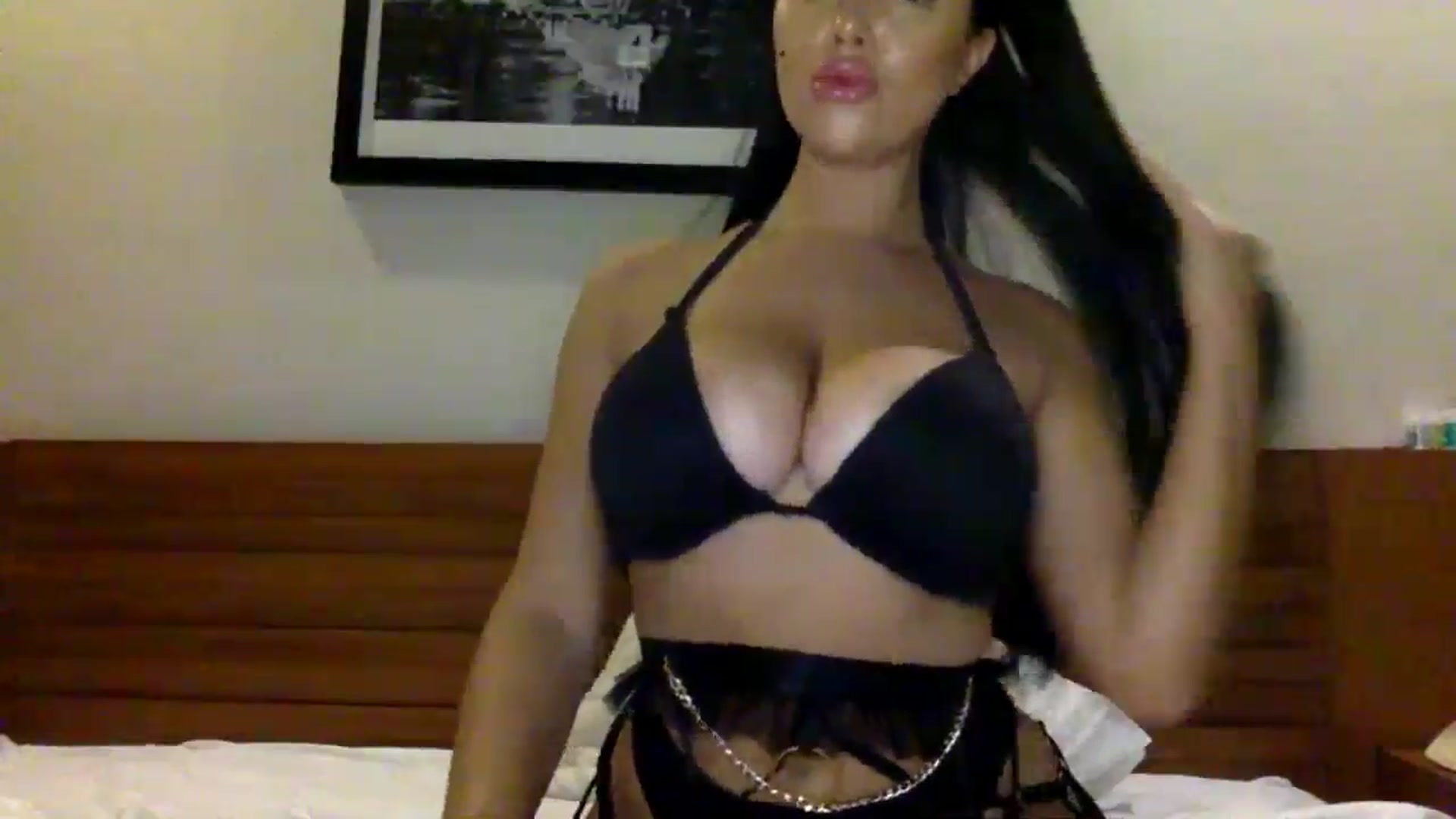 Gallery image thumbnail from Sweetyali's myfreecams stream on, 06/25/2024, 11:16 image 4 of 20