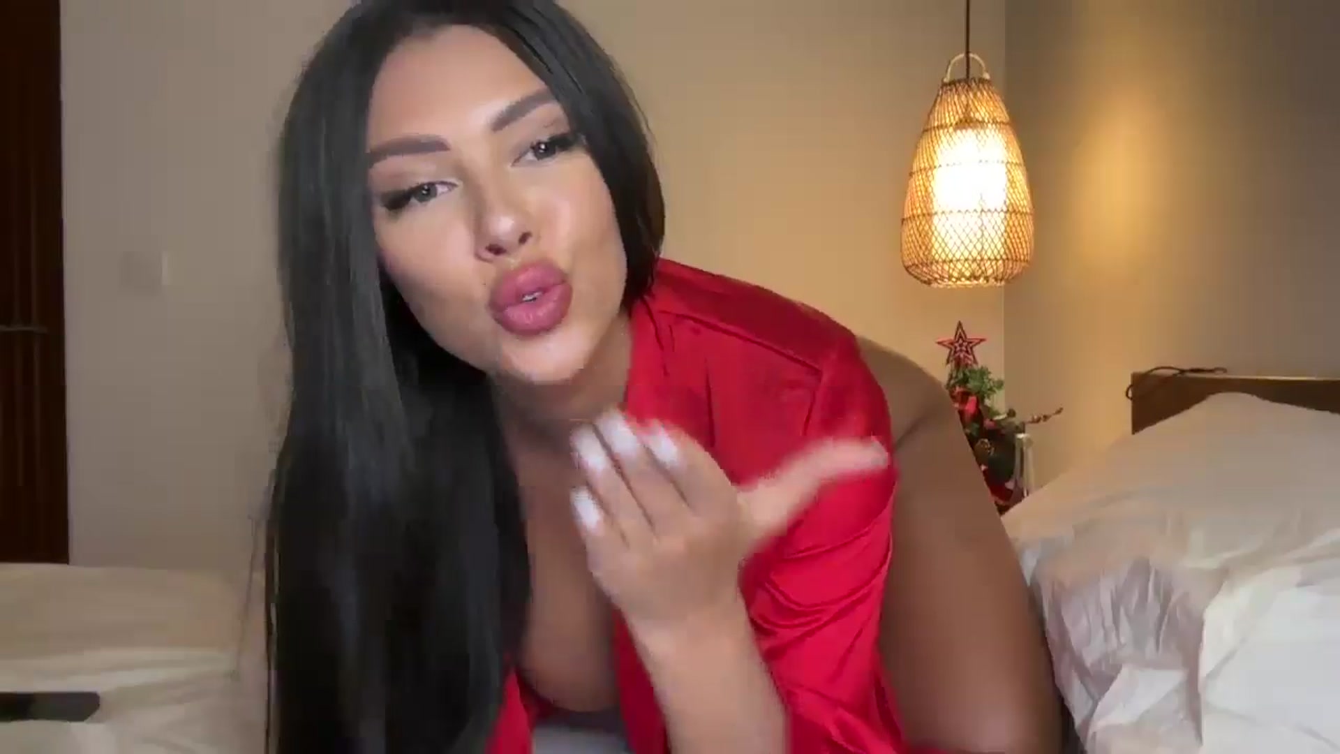 Gallery image thumbnail from Sweetyali's myfreecams stream on, 12/10/2024, 22:43 image 12 of 20