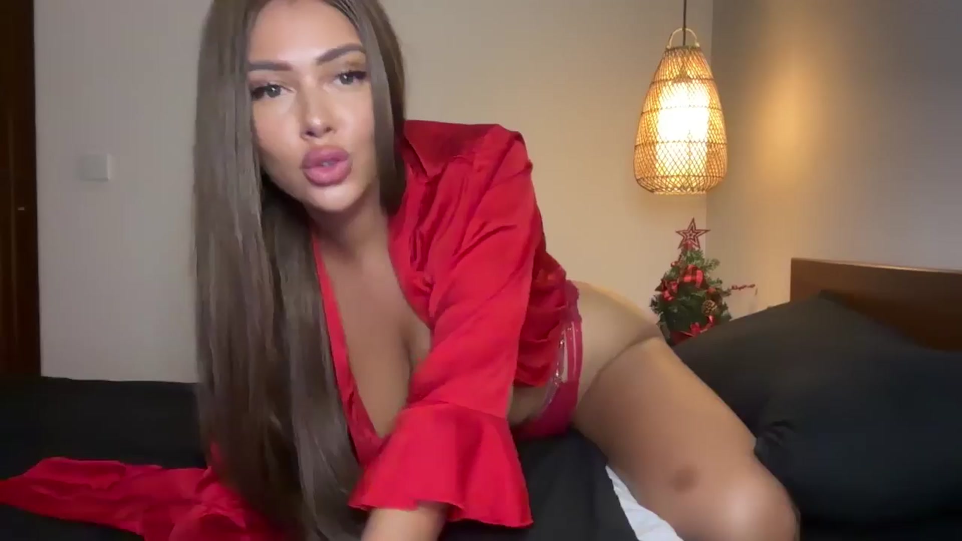 Gallery image thumbnail from Sweetyali's myfreecams stream on, 01/11/2025, 04:15 image 7 of 20