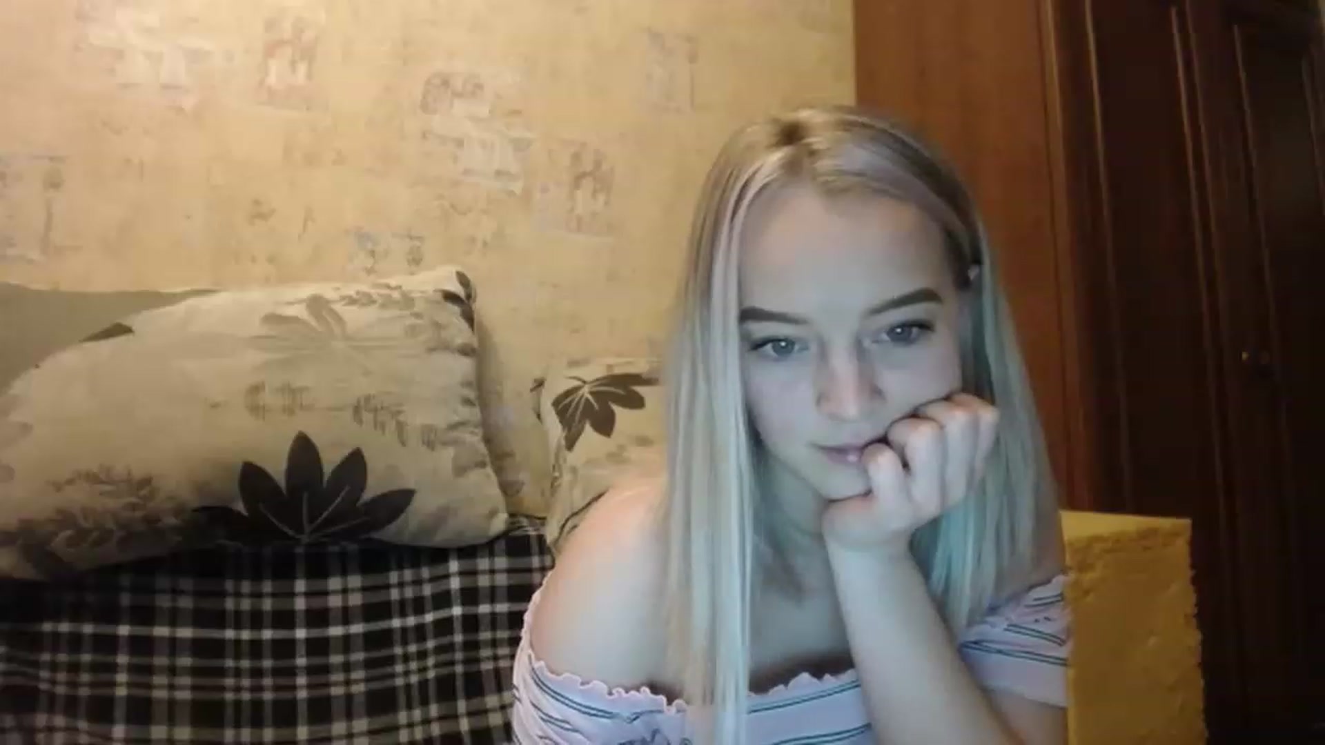 Gallery image thumbnail from Sweetykitty23's myfreecams stream on, 02/18/2023, 18:54 image 13 of 20