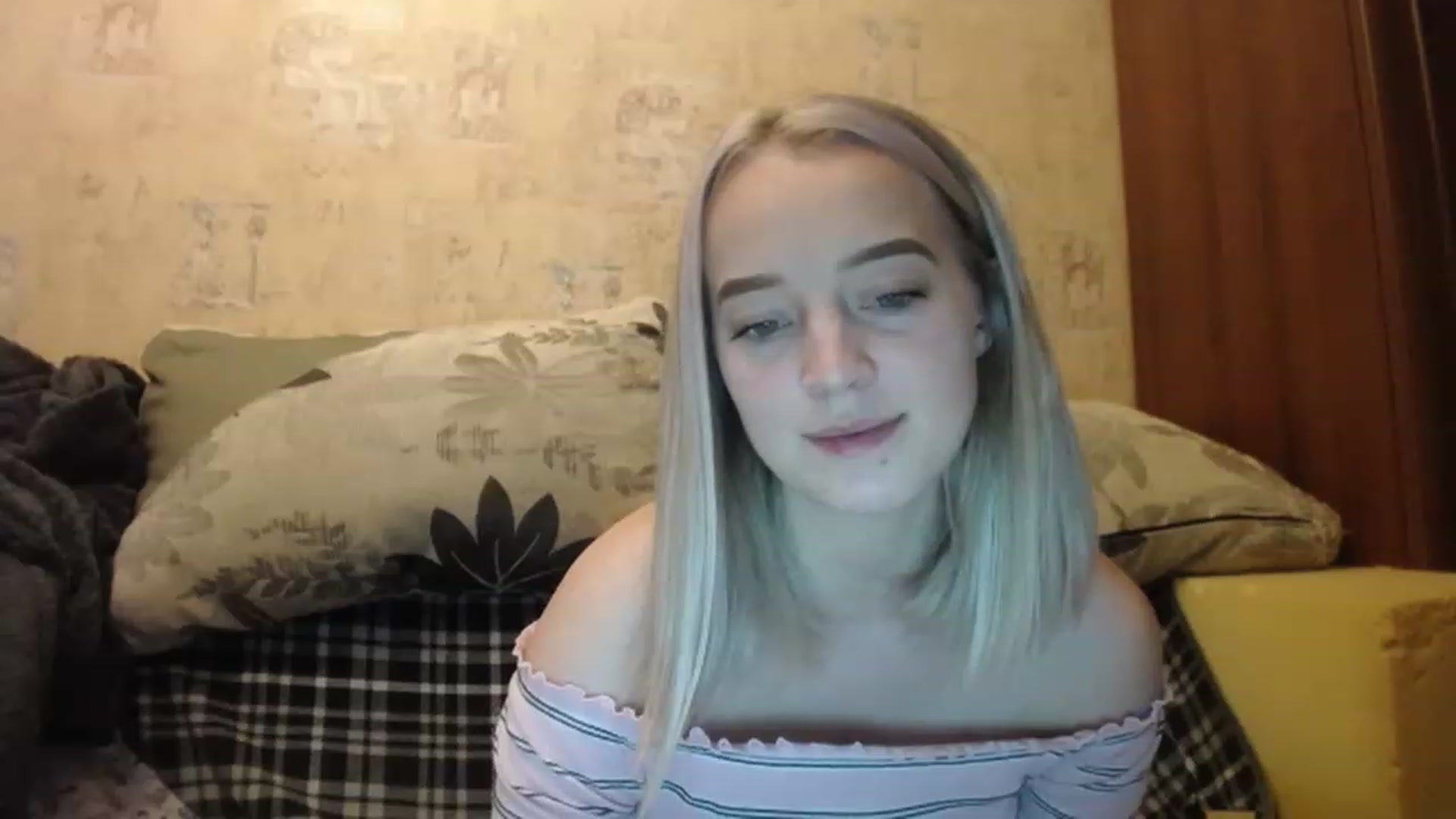 Gallery image thumbnail from Sweetykitty23's myfreecams stream on, 02/18/2023, 18:54 image 3 of 20