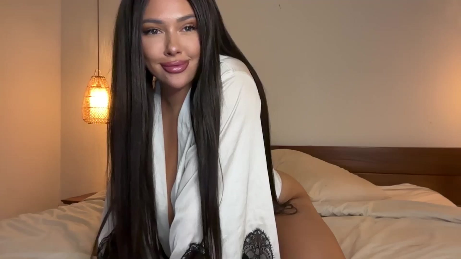 Gallery image thumbnail from Sweetylinaa's myfreecams stream on, 04/02/2025, 07:29 image 14 of 20