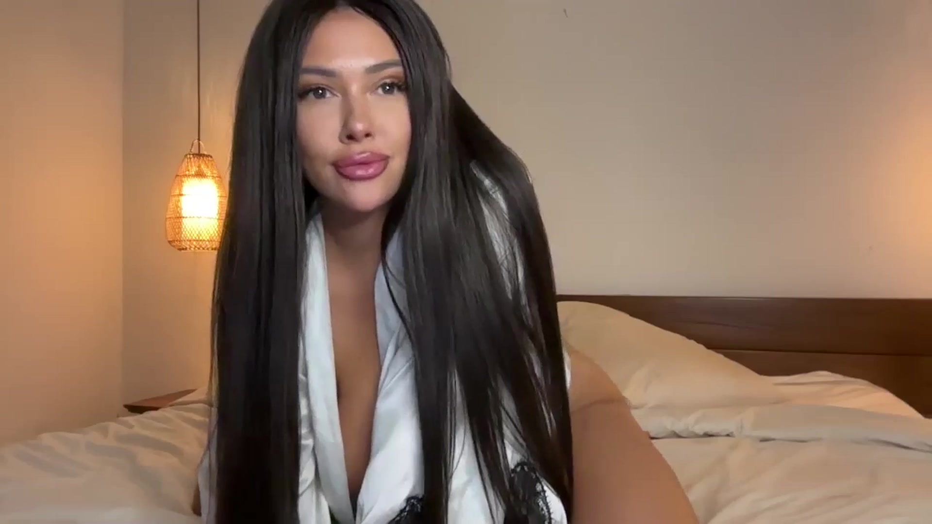Gallery image thumbnail from Sweetylinaa's myfreecams stream on, 04/02/2025, 07:29 image 15 of 20
