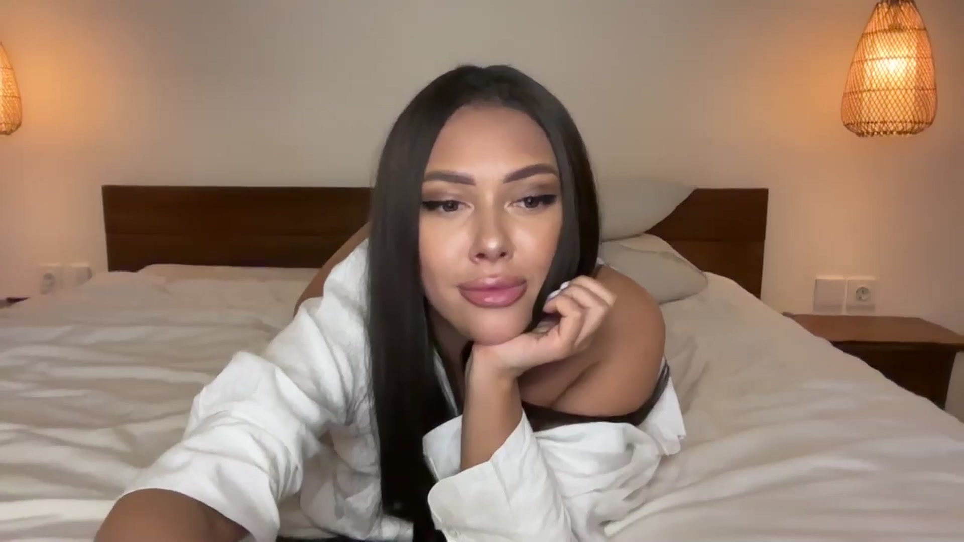 Gallery image thumbnail from Sweetylinaa's myfreecams stream on, 05/28/2025, 14:24 image 19 of 20