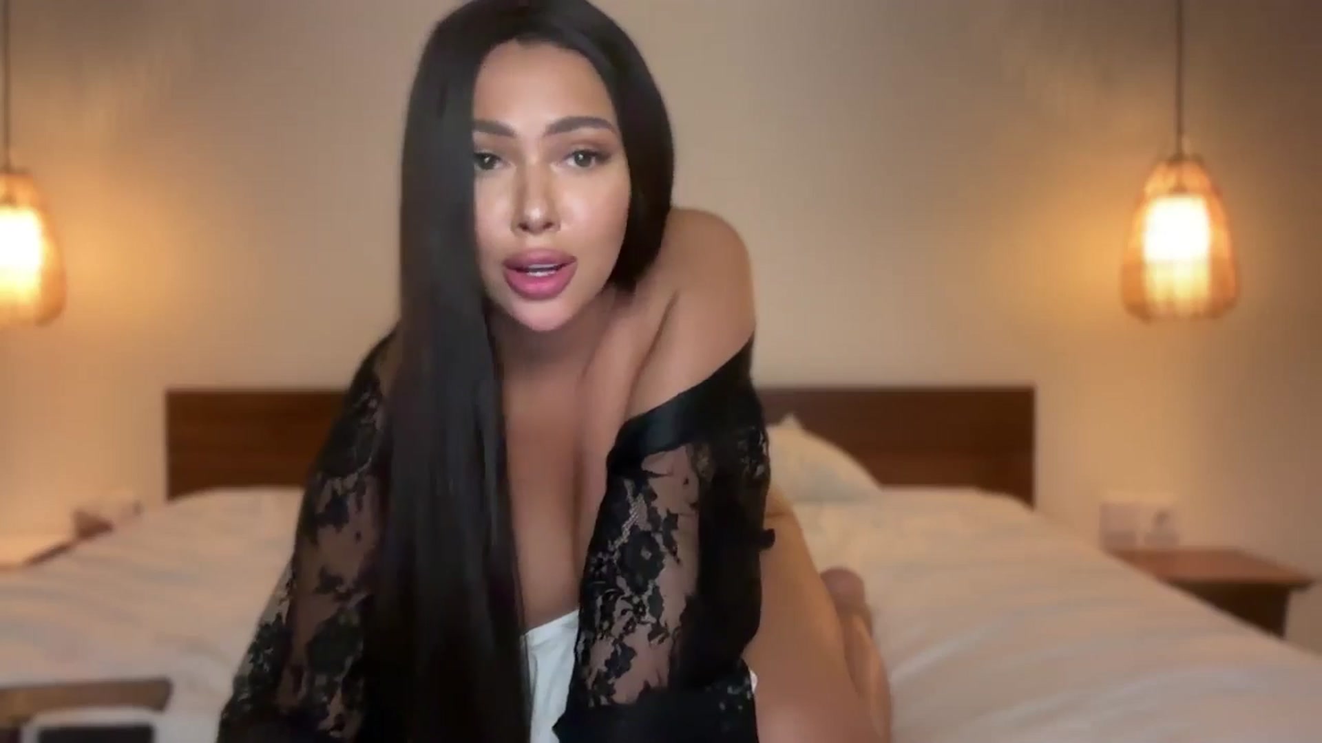 Gallery image thumbnail from Sweetylinaa's myfreecams stream on, 08/14/2025, 07:04 image 10 of 20
