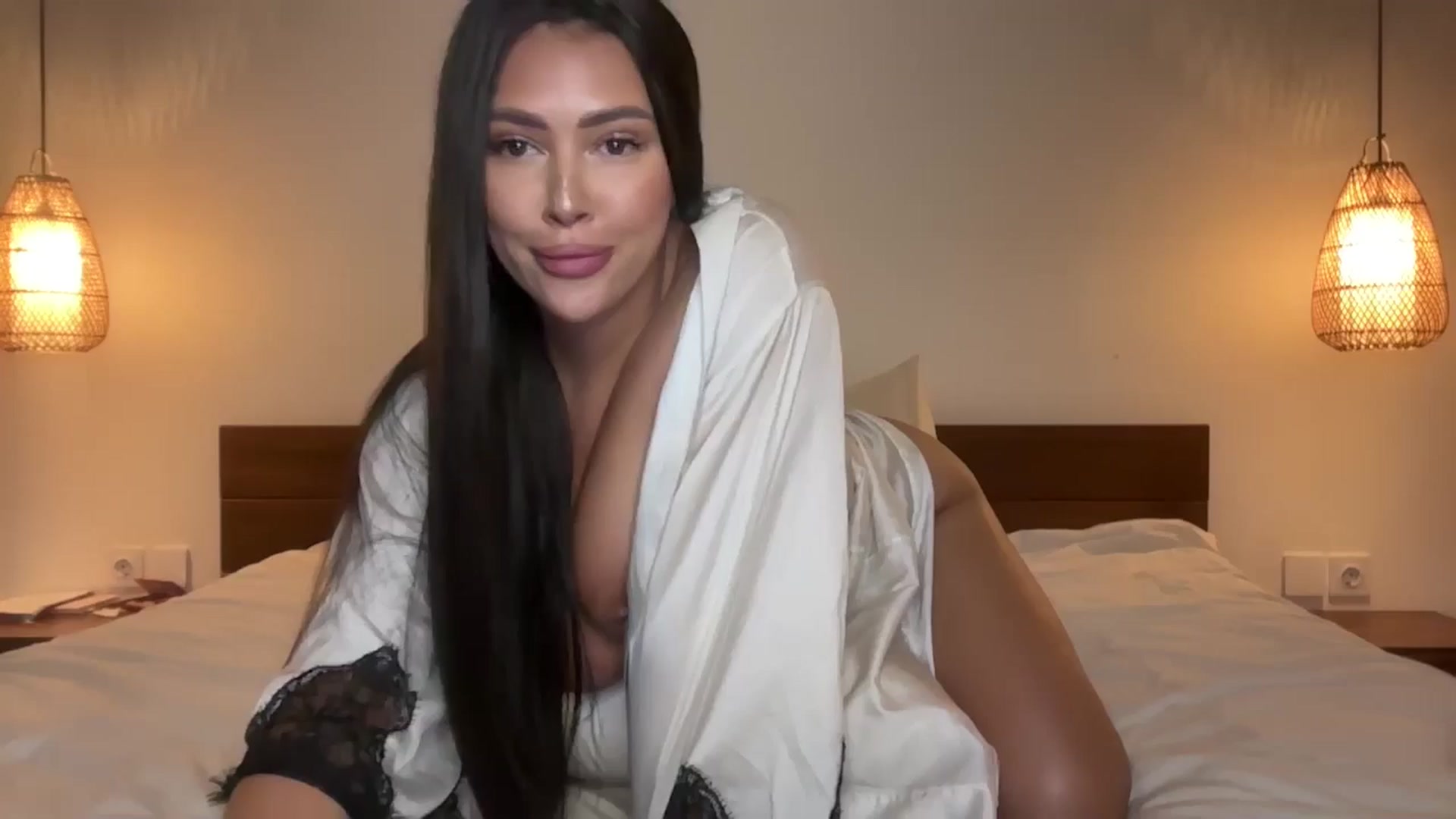 Gallery image thumbnail from Sweetylinaa's myfreecams stream on, 08/28/2025, 05:24 image 1 of 20