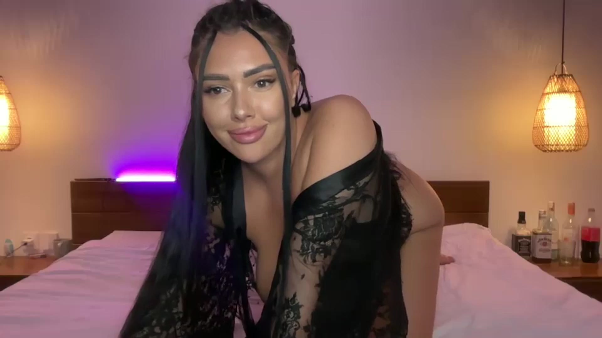 Gallery image thumbnail from Sweetylinaa's myfreecams stream on, 10/01/2025, 14:17 image 10 of 20