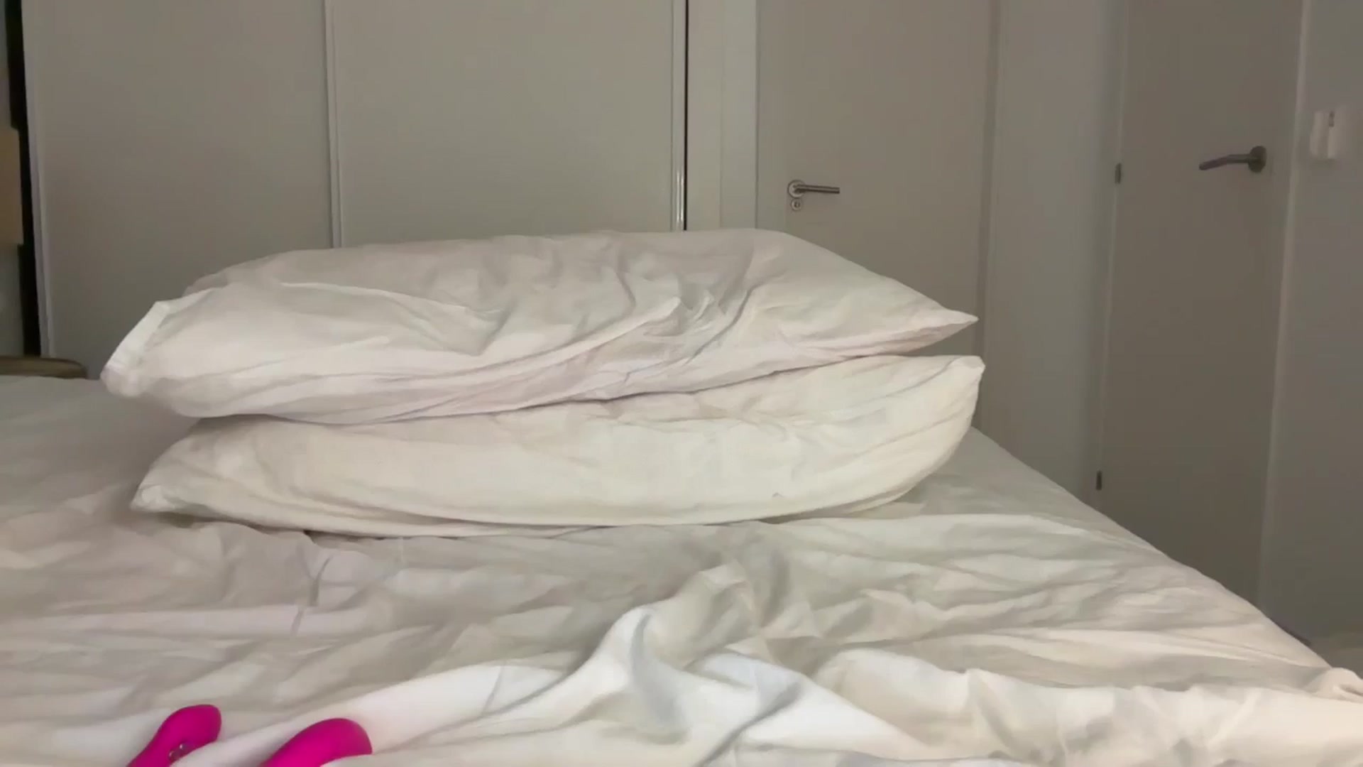 Gallery image thumbnail from Sweetylinaa's myfreecams stream on, 11/12/2025, 17:42 image 1 of 20
